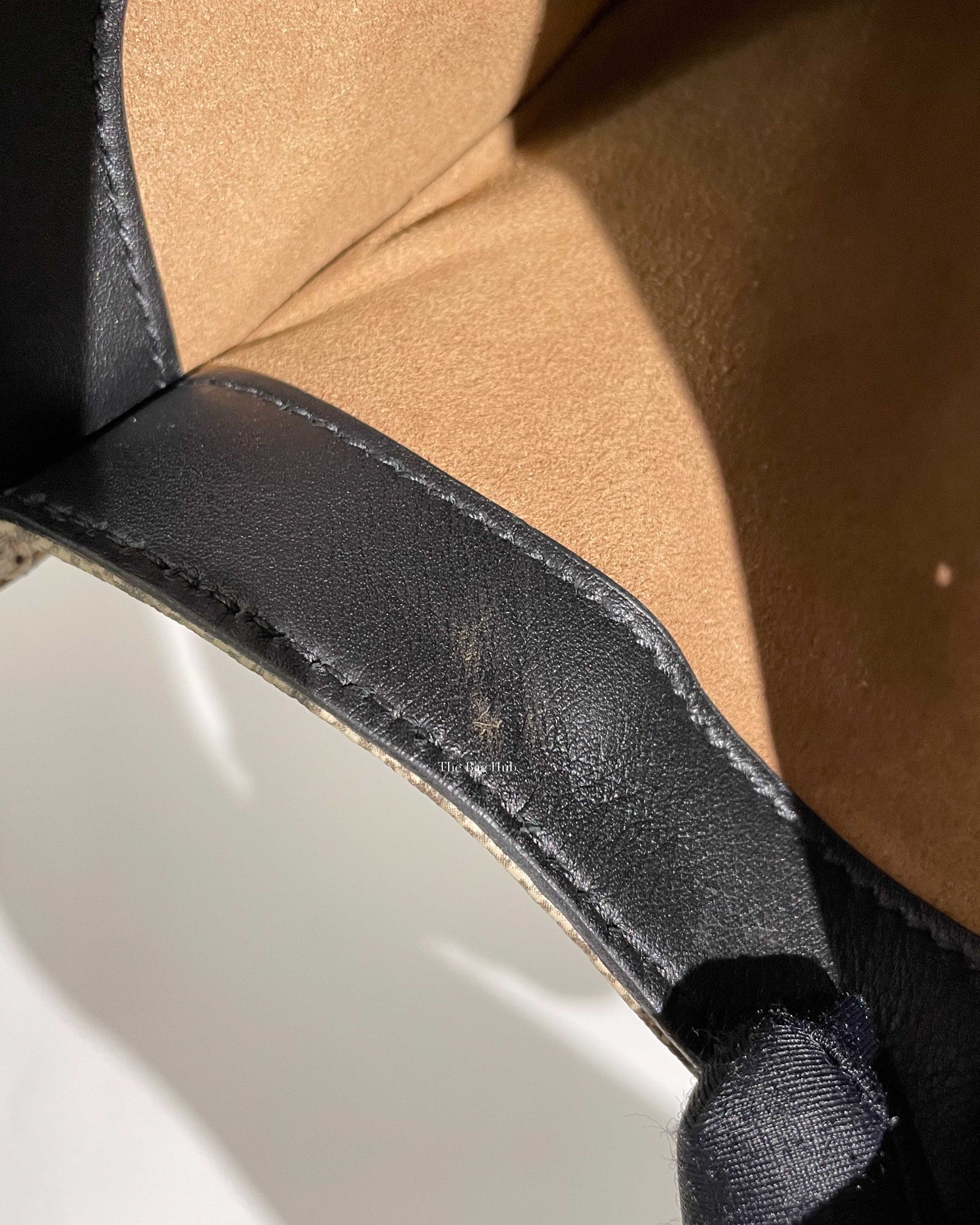Gucci Beige Ebony/Black GG Supreme Canvas Medium Padlock Chain Tote Bag-20