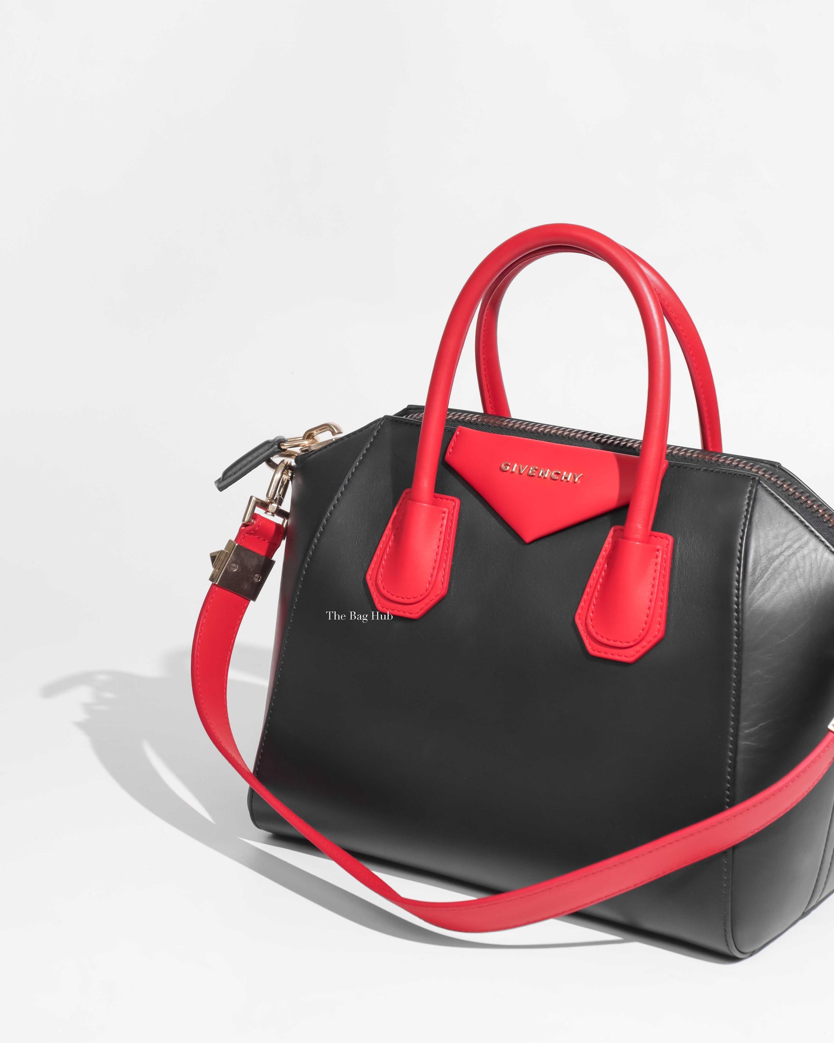 GIVENCHY small antigona | Givenchy bag, Favorite handbags, Luxury purses