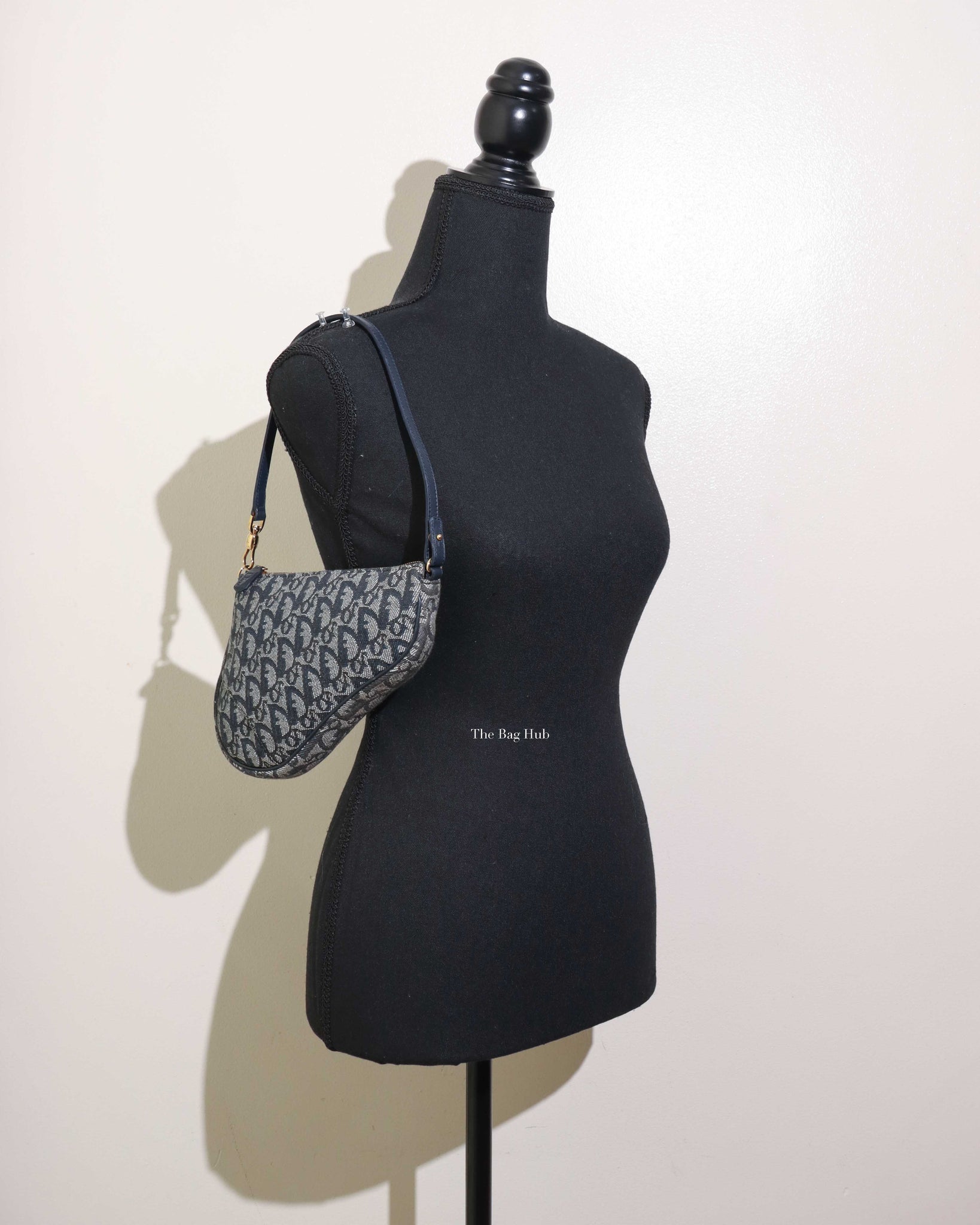 Christian Dior Vintage Diorissimo Saddle Pochette in Black Canvas Cloth  ref.1017900 - Joli Closet