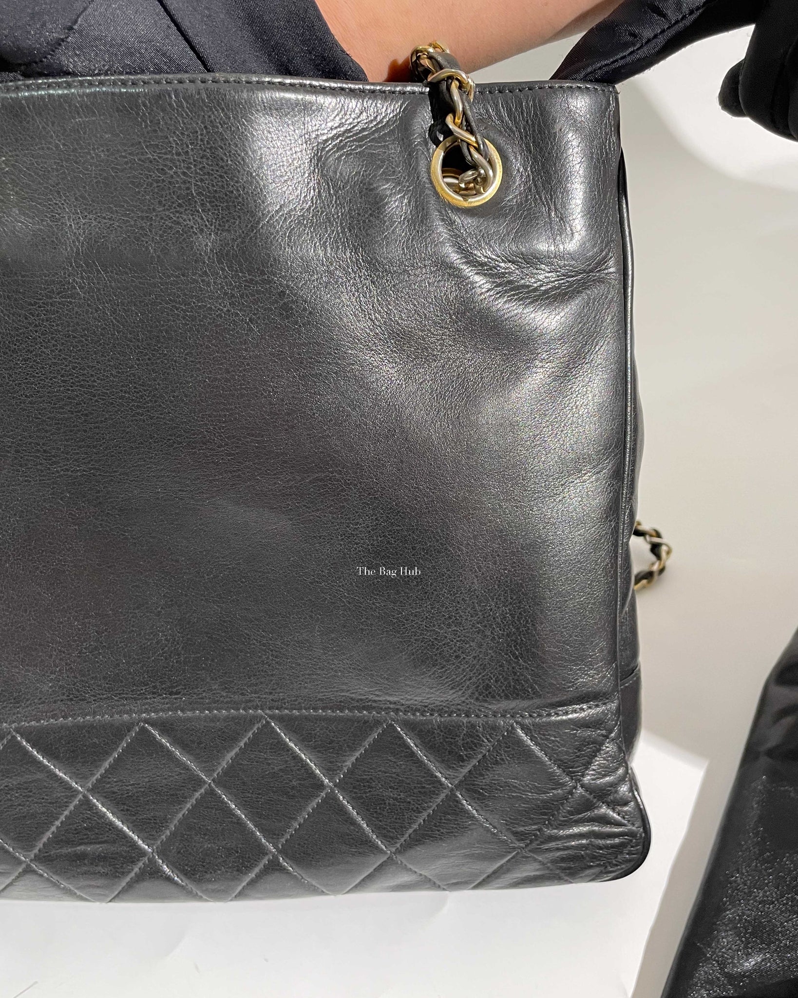 Chanel Quilted Handbag Purse Black Lambskin 18324922 67716