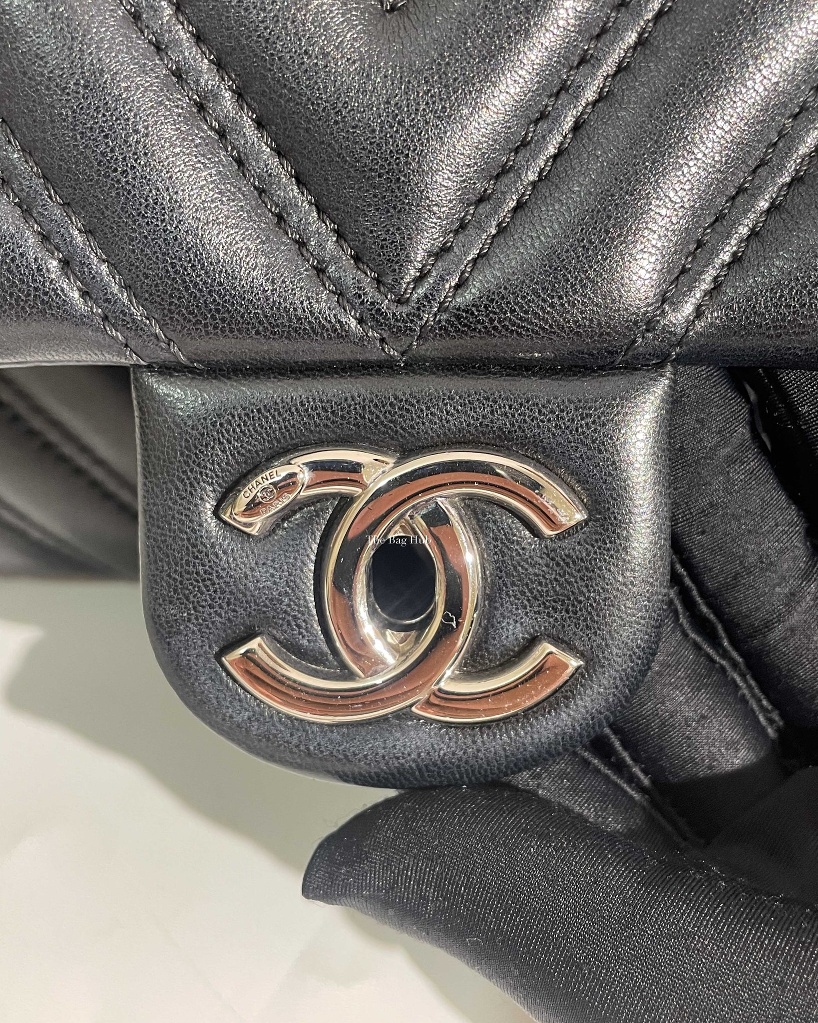 Chanel Black Chevron Medium Double Stitch Flap Bag SHW-14