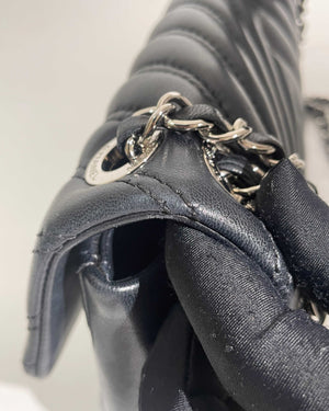 Chanel Black Chevron Medium Double Stitch Flap Bag SHW-18
