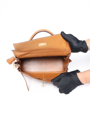 Hermes Gold Epsom Vintage Kelly 32 Bag GHW - 11