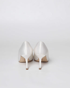 Manolo Blahnik White Satin Jewel Buckle Hangisi Pumps Size 39