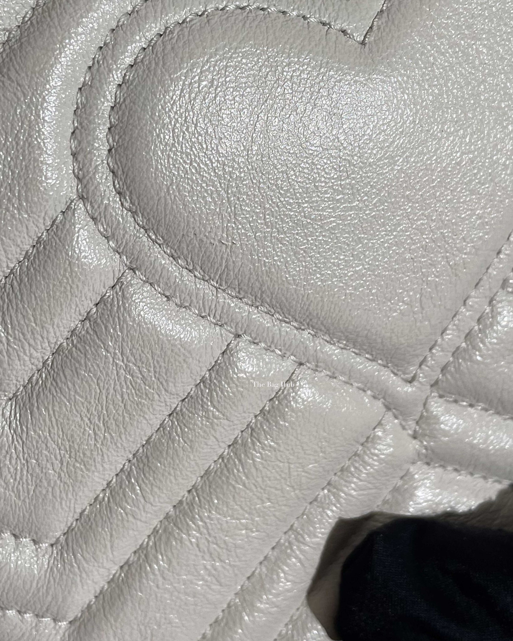 Gucci White GG Marmont Mini Round Shoulder Bag-15