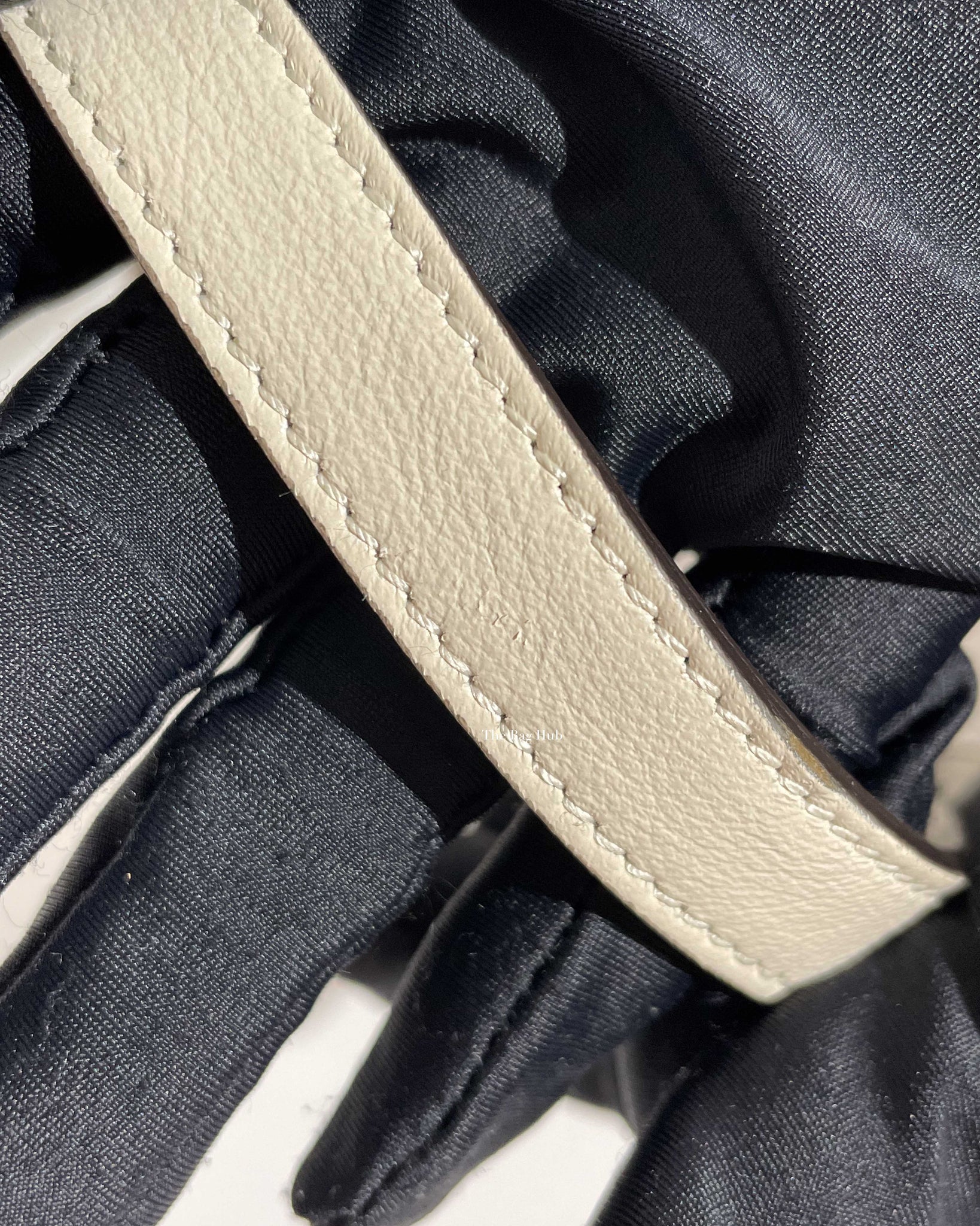 Gucci White GG Marmont Mini Round Shoulder Bag-20