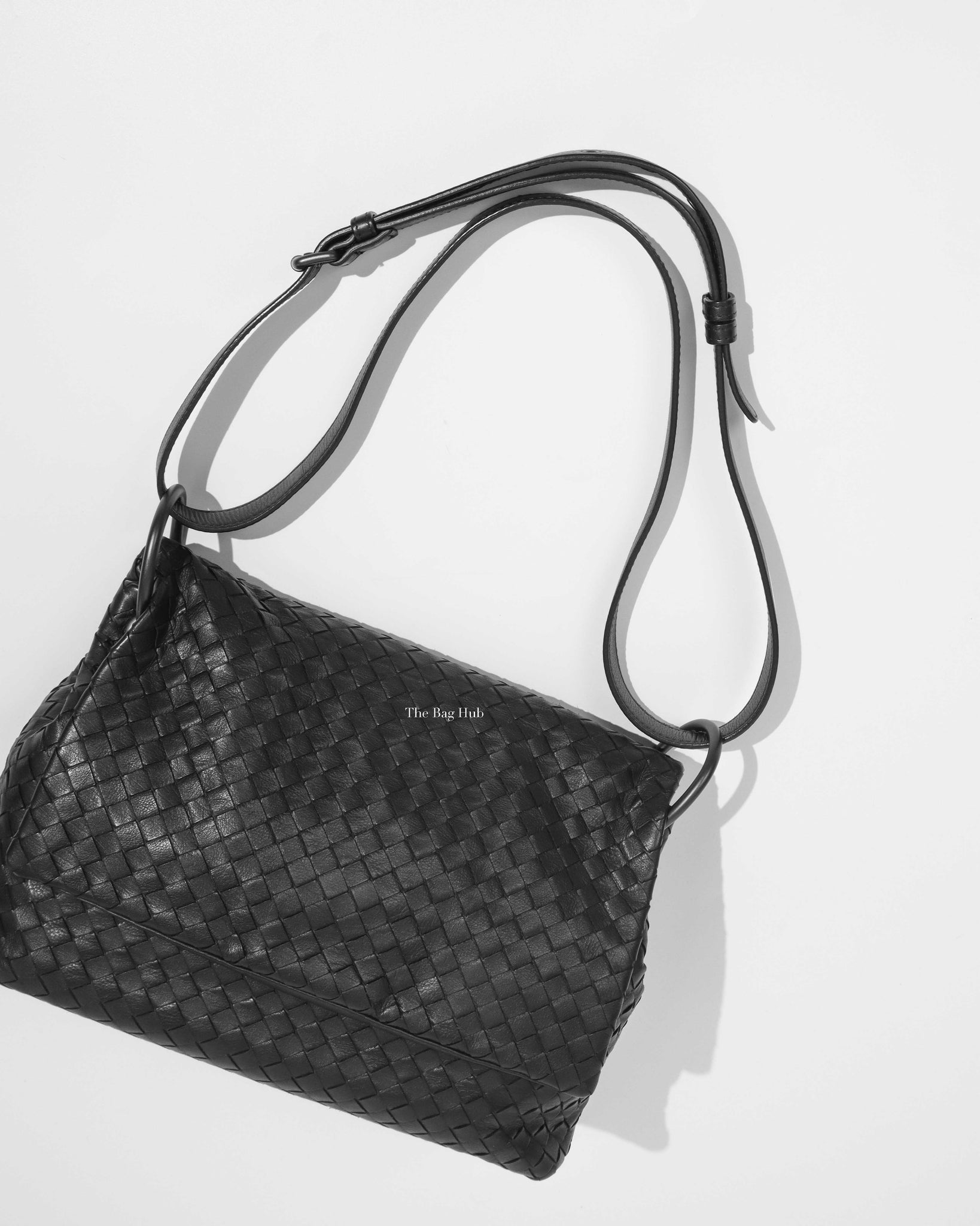 Bottega Veneta 'loop Medium' Shoulder Bag in Black