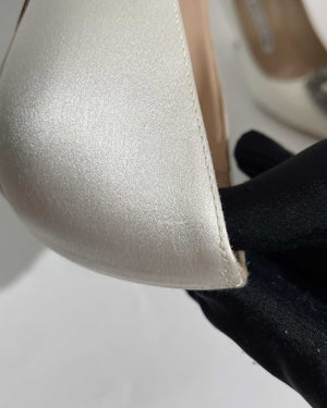 Manolo Blahnik White Satin Jewel Buckle Hangisi Pumps Size 39