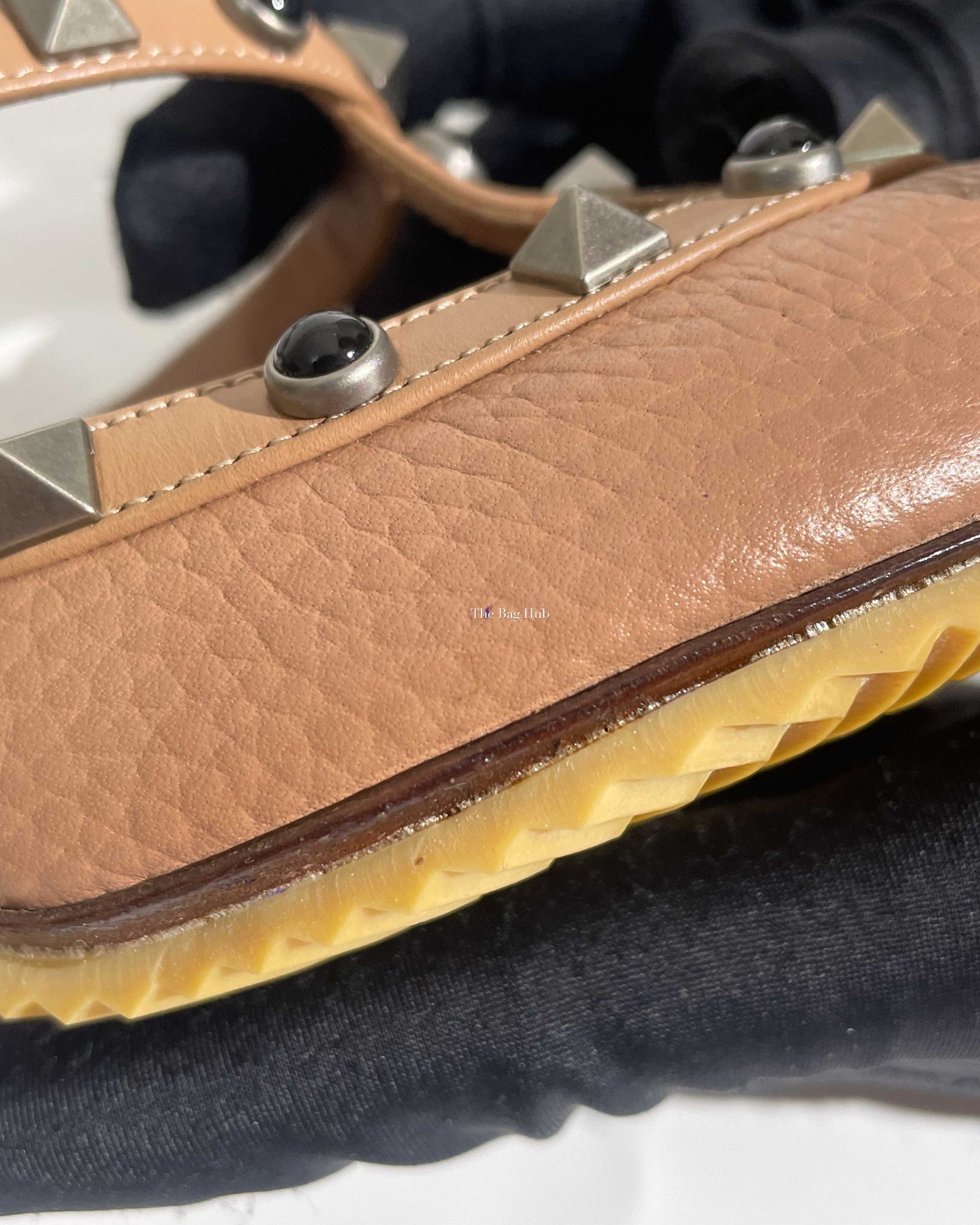 Valentino Garavani Beige Grained Calfskin Rockstud Caged Pumps 100MM Size 39-10
