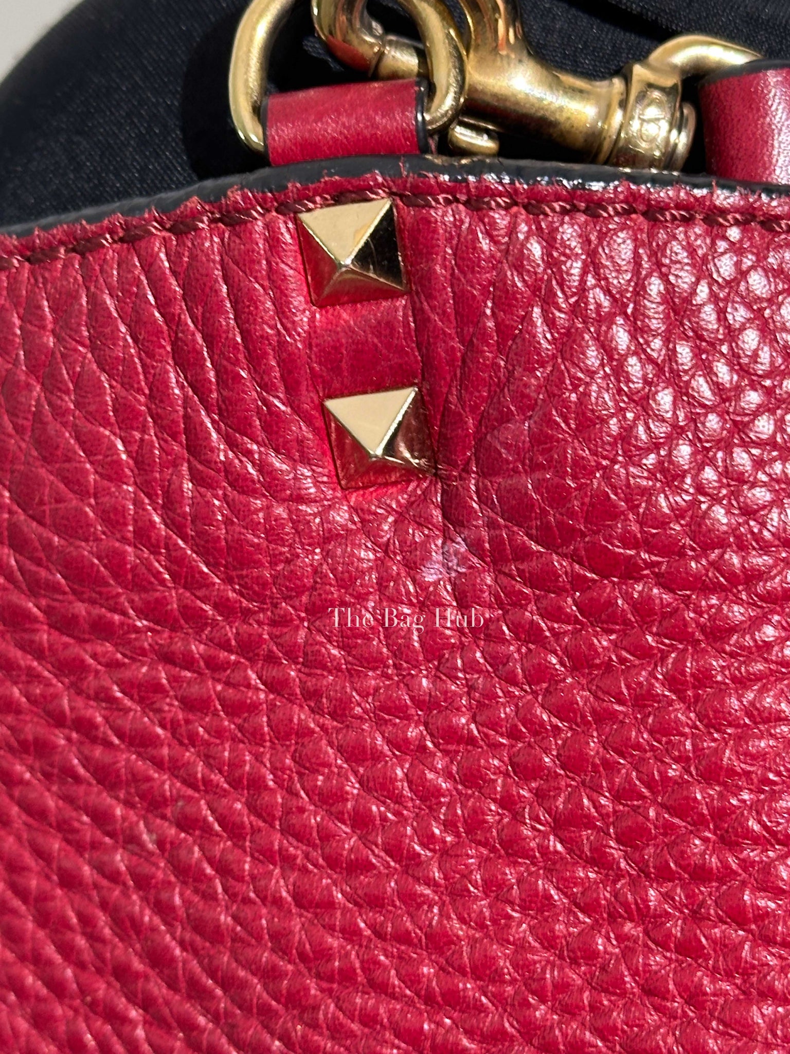 Valentino Garavani Red Grainy Calfskin Leather Medium Rockstud Bag