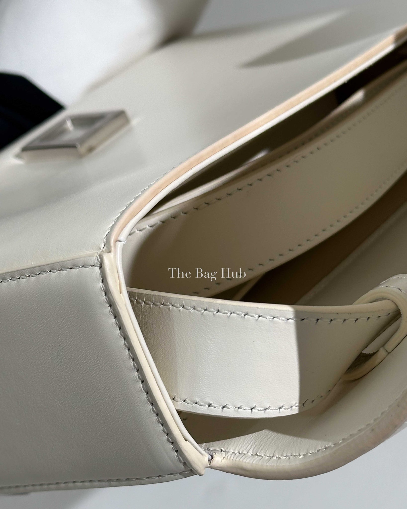 Givenchy Ivory Box Calfskin Medium 4G Shoulder Bag-18