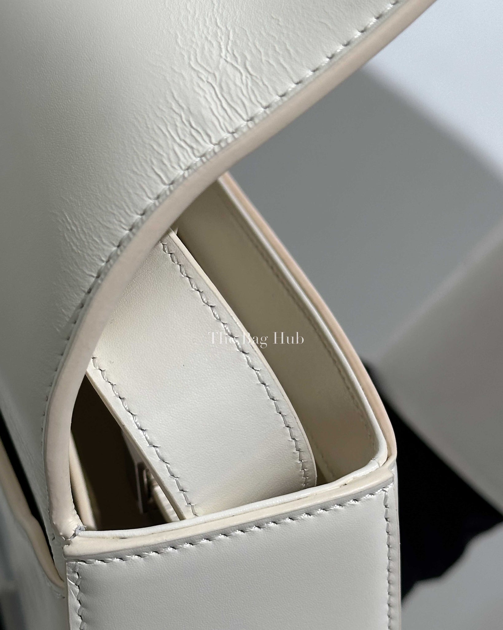 Givenchy Ivory Box Calfskin Medium 4G Shoulder Bag-19