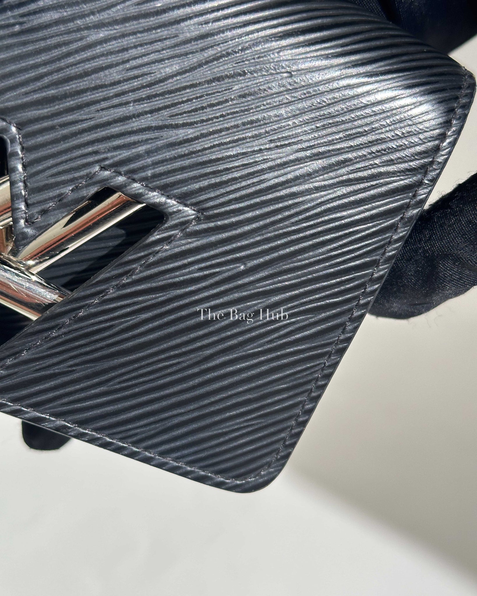 Louis Vuitton Black Epi Twist Compact Wallet-14