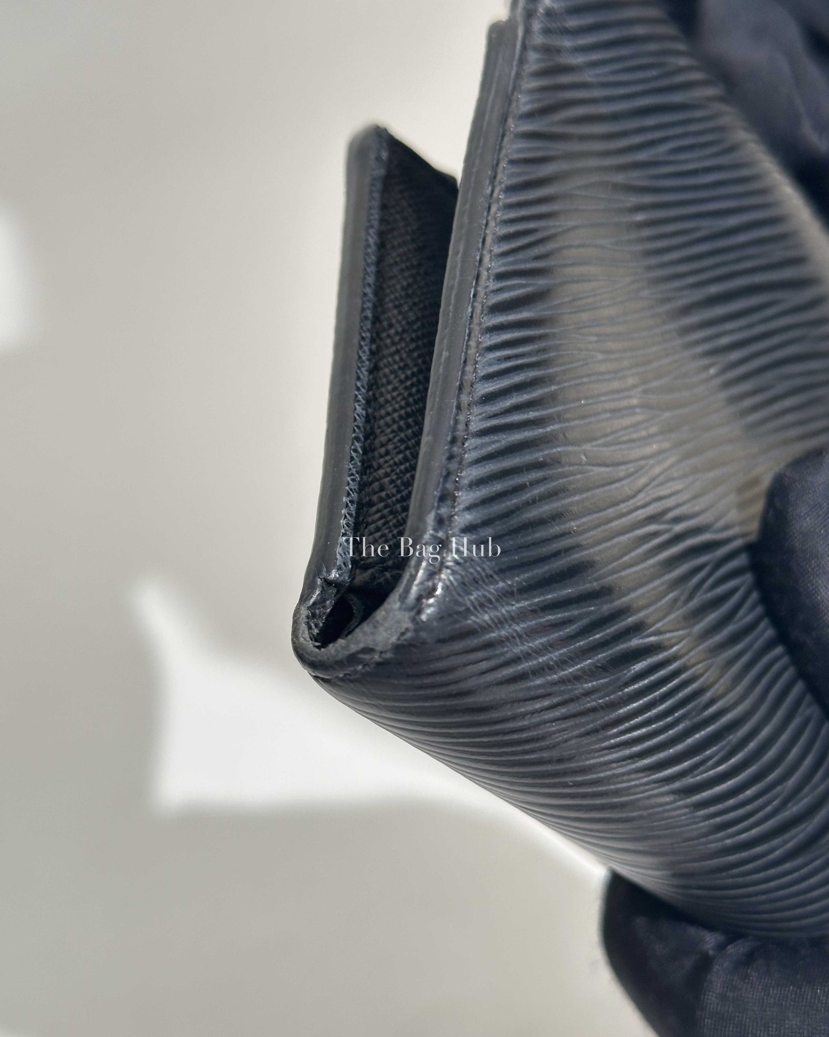 Louis Vuitton Black Epi Twist Compact Wallet-16