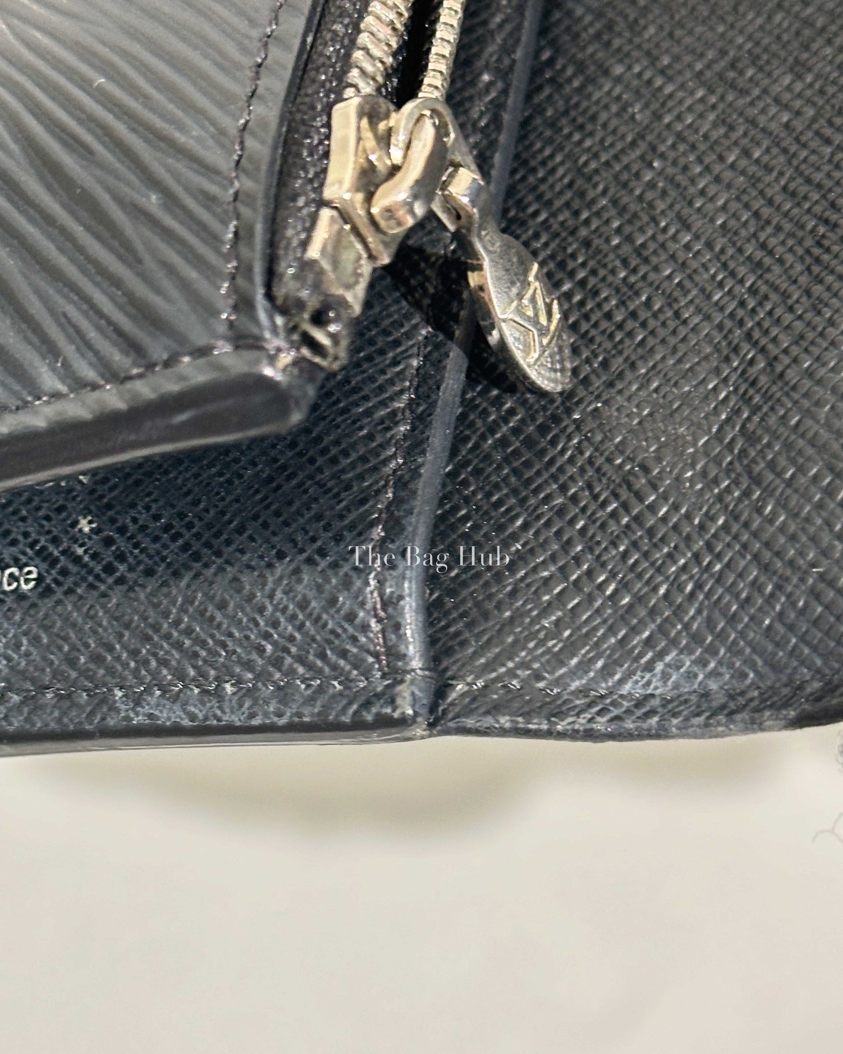 Louis Vuitton Black Epi Twist Compact Wallet-18