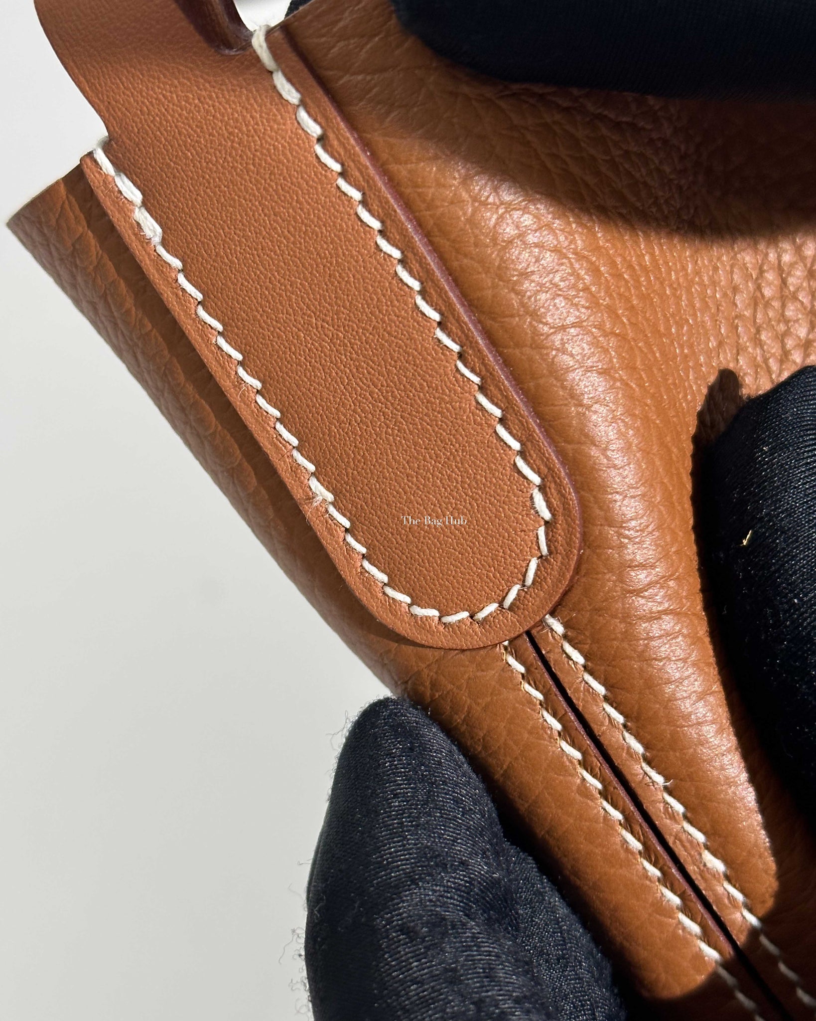 Hermès In The Loop 23 Taurillon Clemence / Swift Black