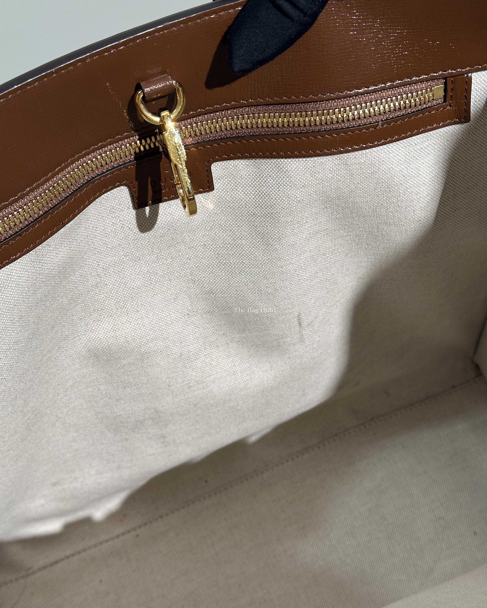 Gucci Beige/Ebony GG Supeme Canvas Medium Interlocking G Tote Bag-29