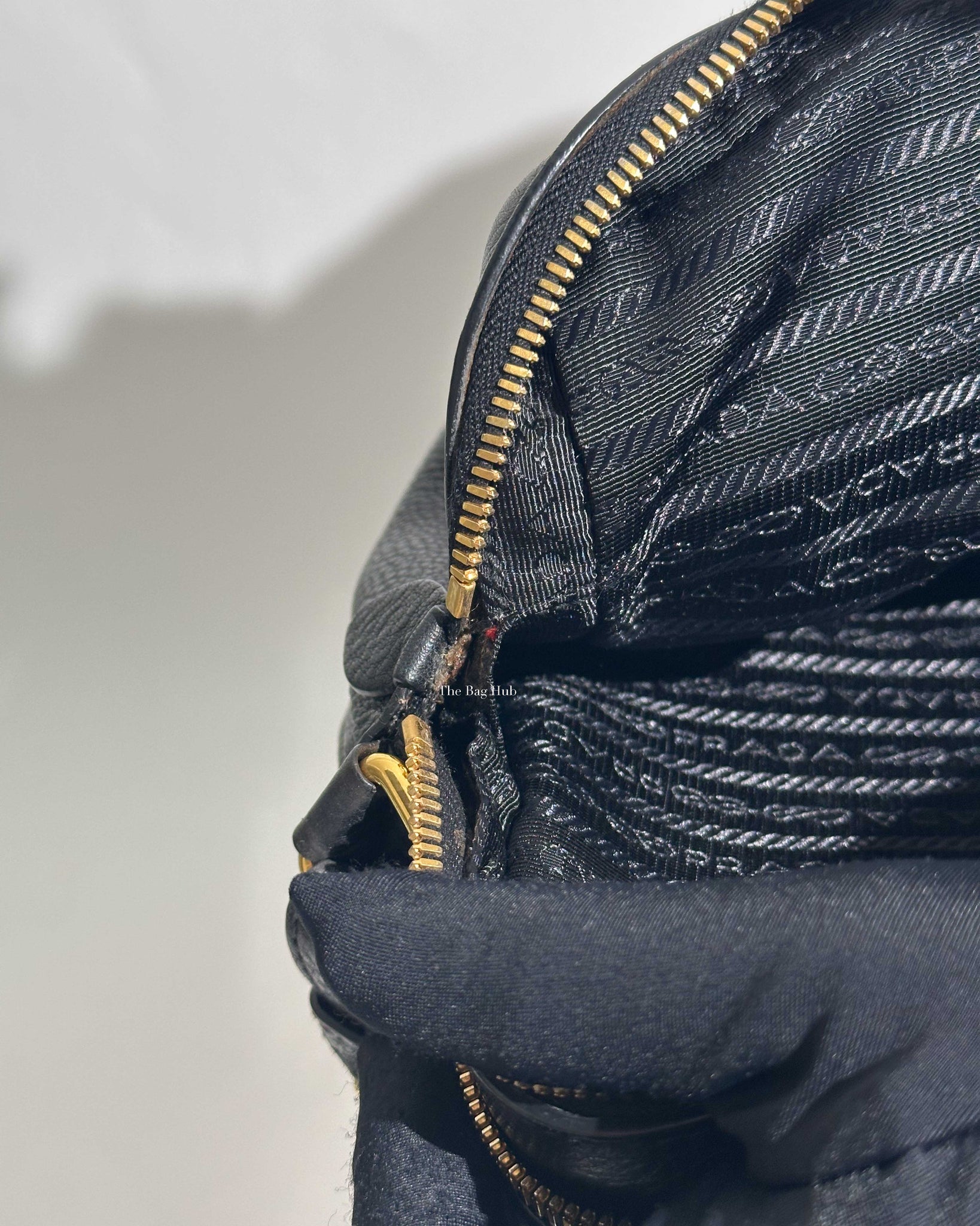 Prada Nero Vitello Phenix Camera Bag 1BH079-21
