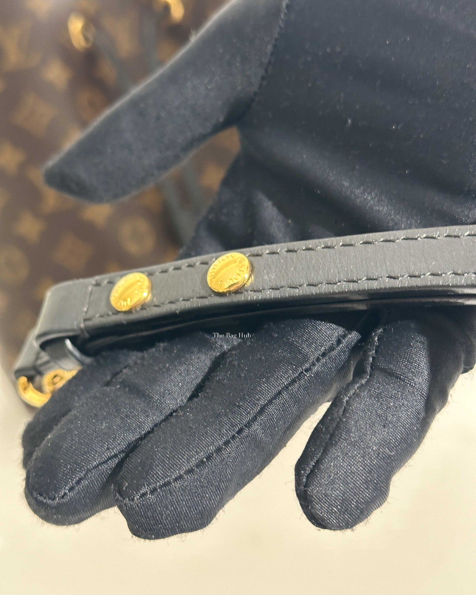 Louis Vuitton Black Monogram Neonoe MM Bag-19