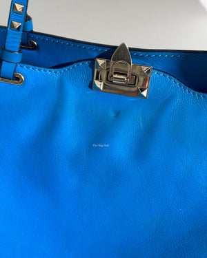 Valentino Garavani Blue Leather Rockstud Trapeze Medium Tote Bag-13