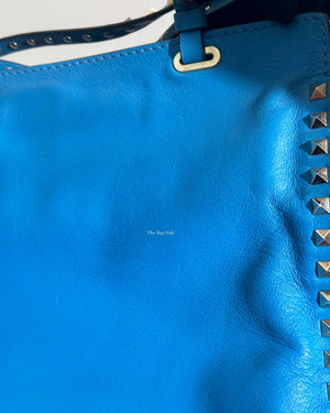 Valentino Garavani Blue Leather Rockstud Trapeze Medium Tote Bag-19