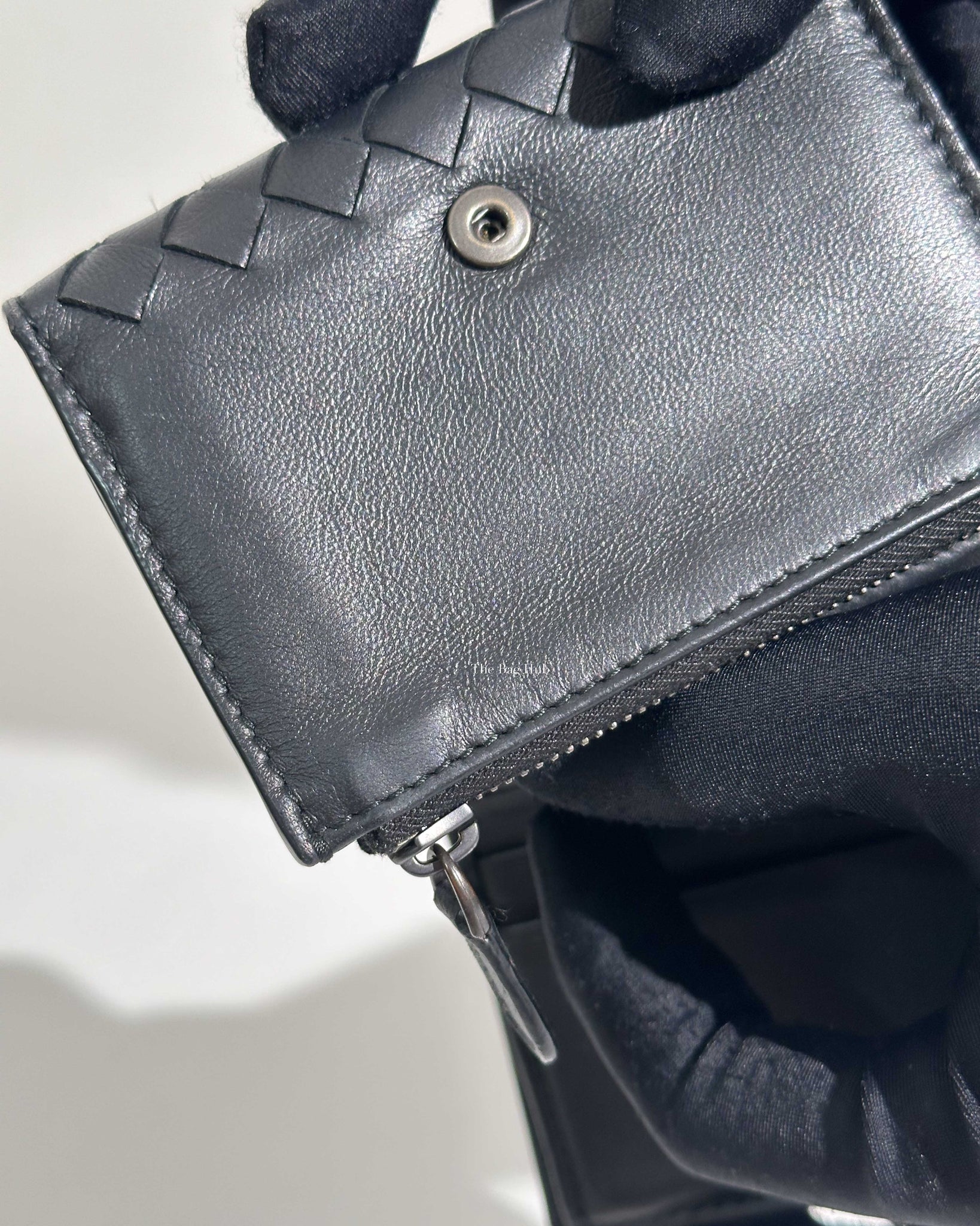 Bottega Veneta Black Leather Tri-fold Wallet-16