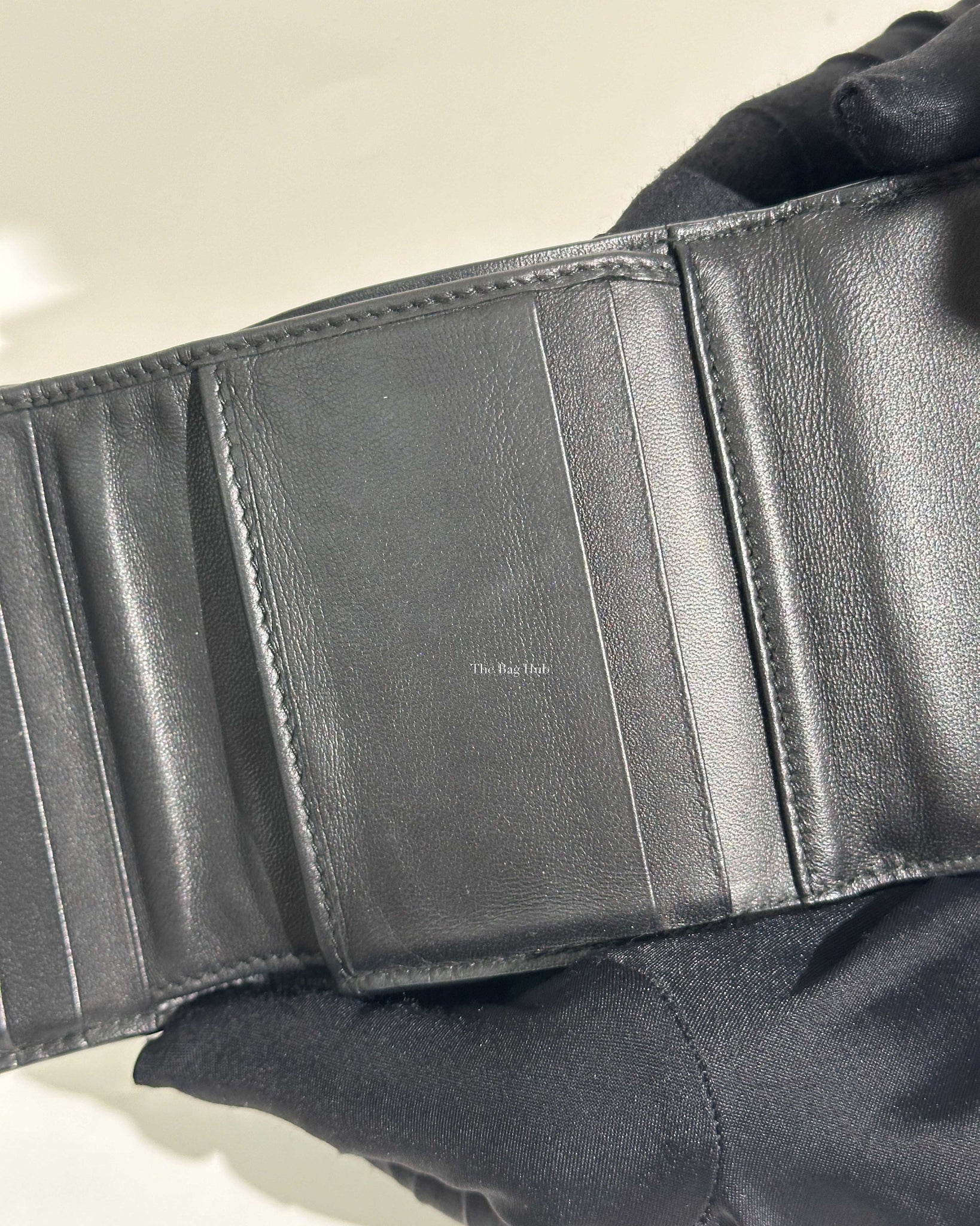 Bottega Veneta Black Leather Tri-fold Wallet-18