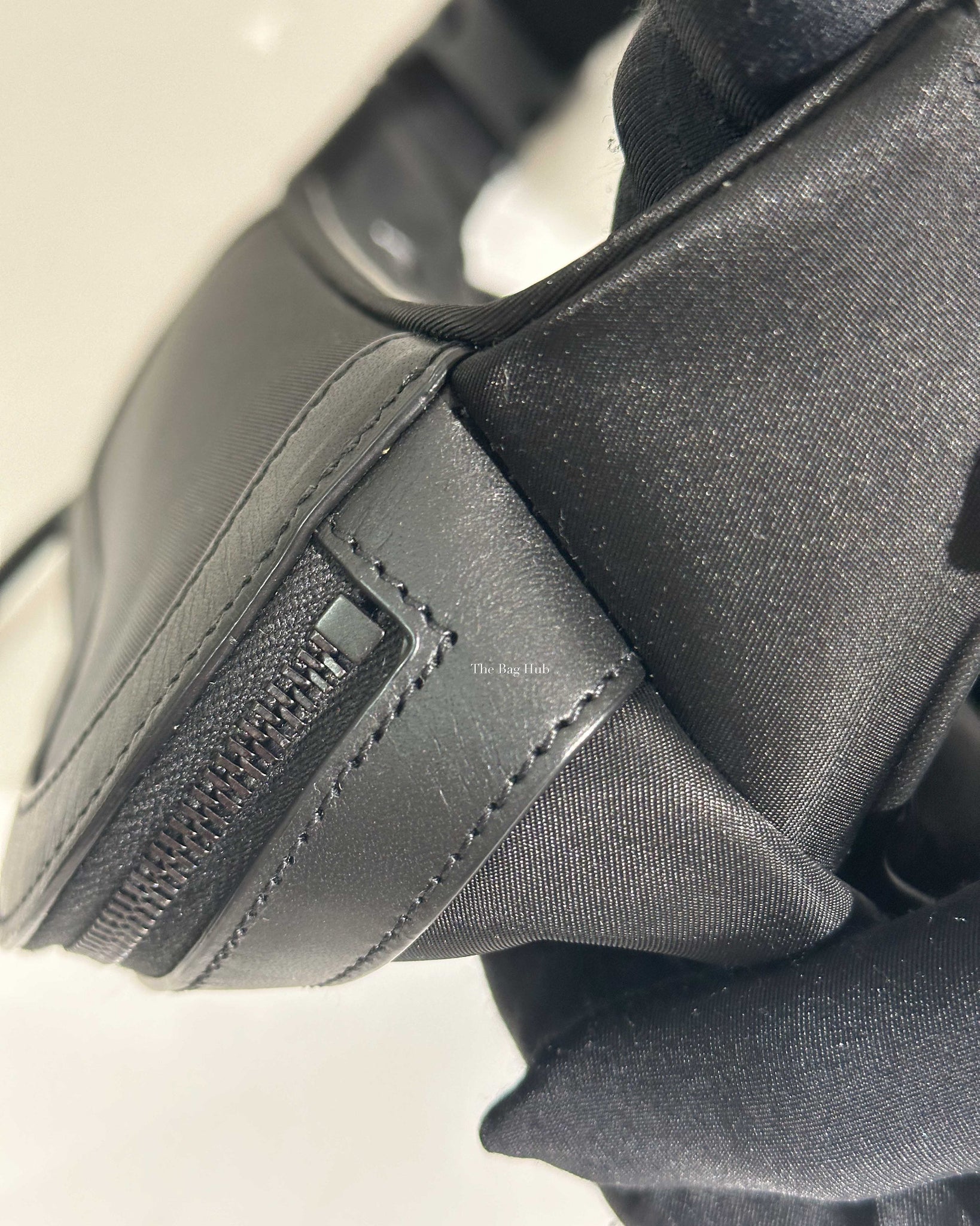 Bottega Veneta Black Leather Tri-fold Wallet-19