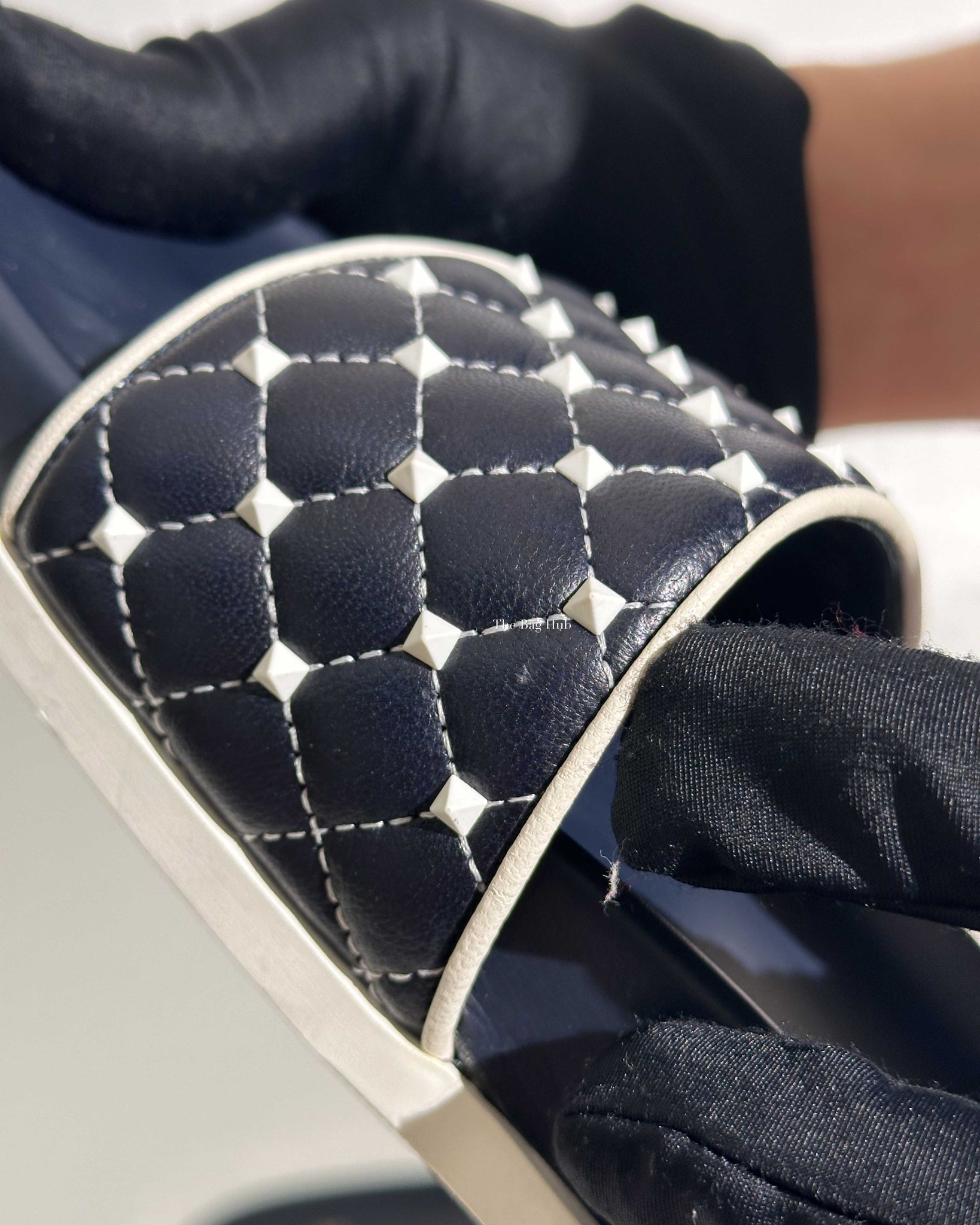 Valentino Navy/White Quilted Rubber Pool slide Size 38.5-14