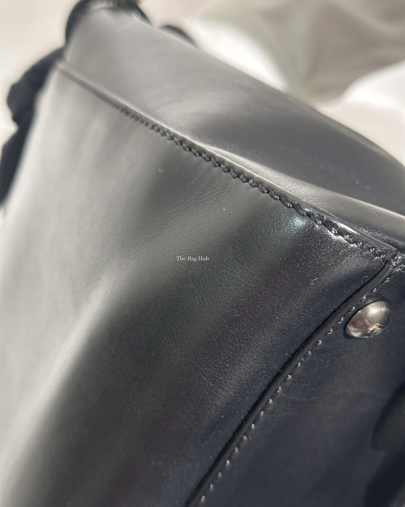 Fendi Black Leather Medium Peekaboo Bag-25