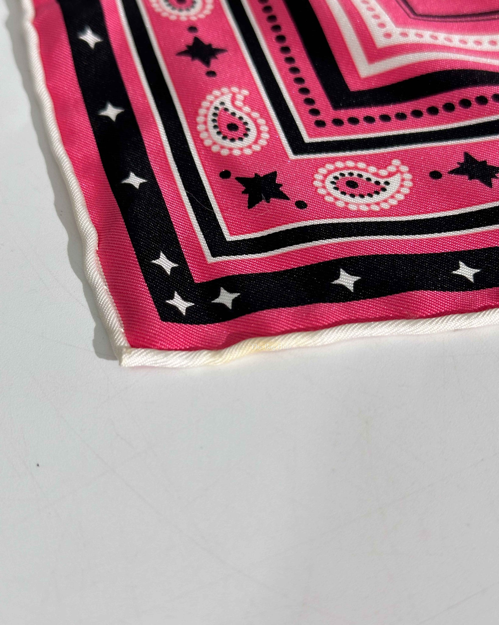 Hermes Pink Couvertures et Tenues de Jour Silk Scarf 55-6