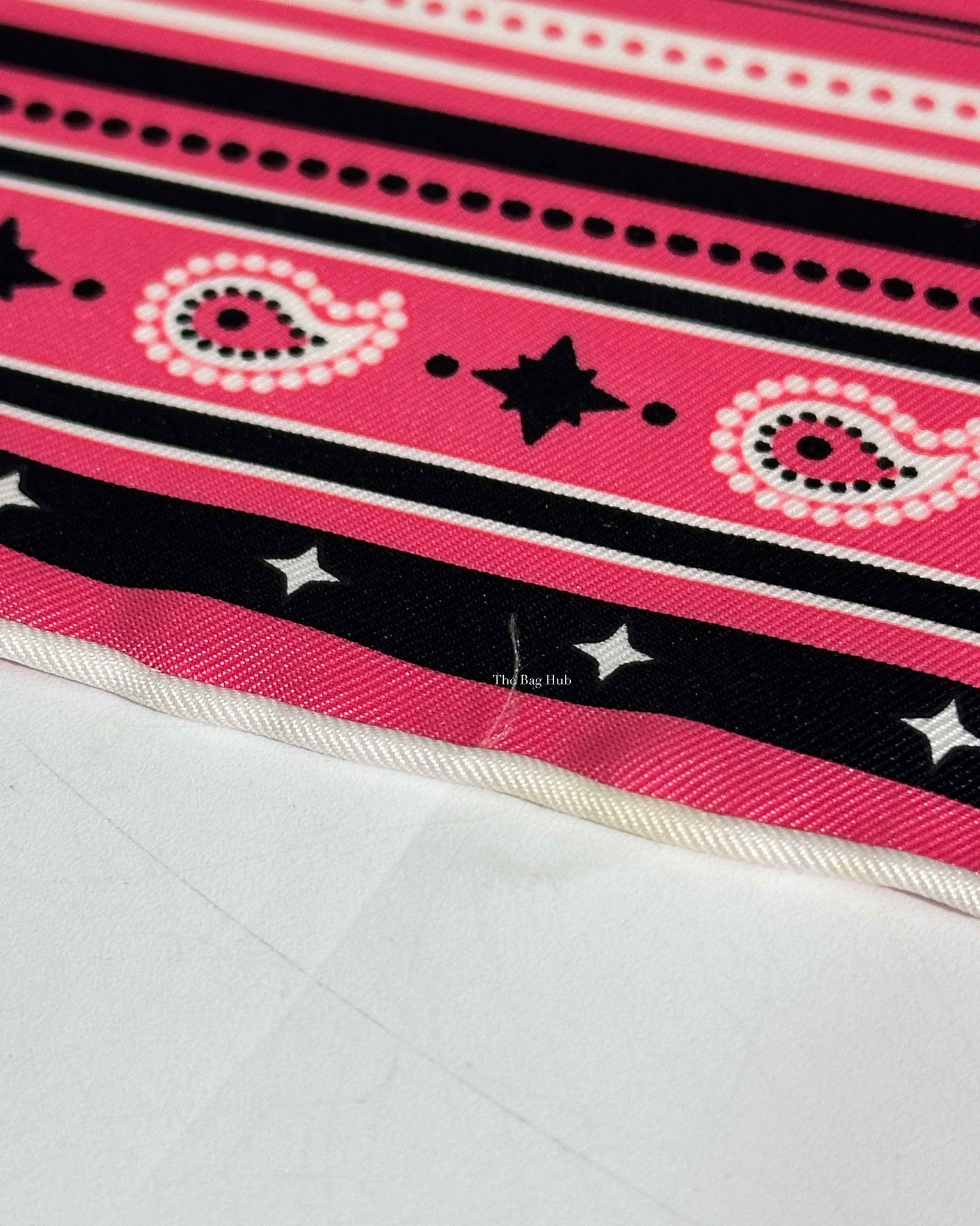 Hermes Pink Couvertures et Tenues de Jour Silk Scarf 55-7