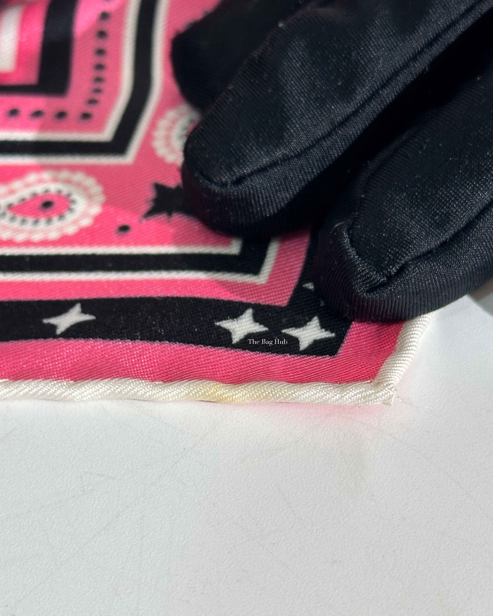 Hermes Pink Couvertures et Tenues de Jour Silk Scarf 55-9