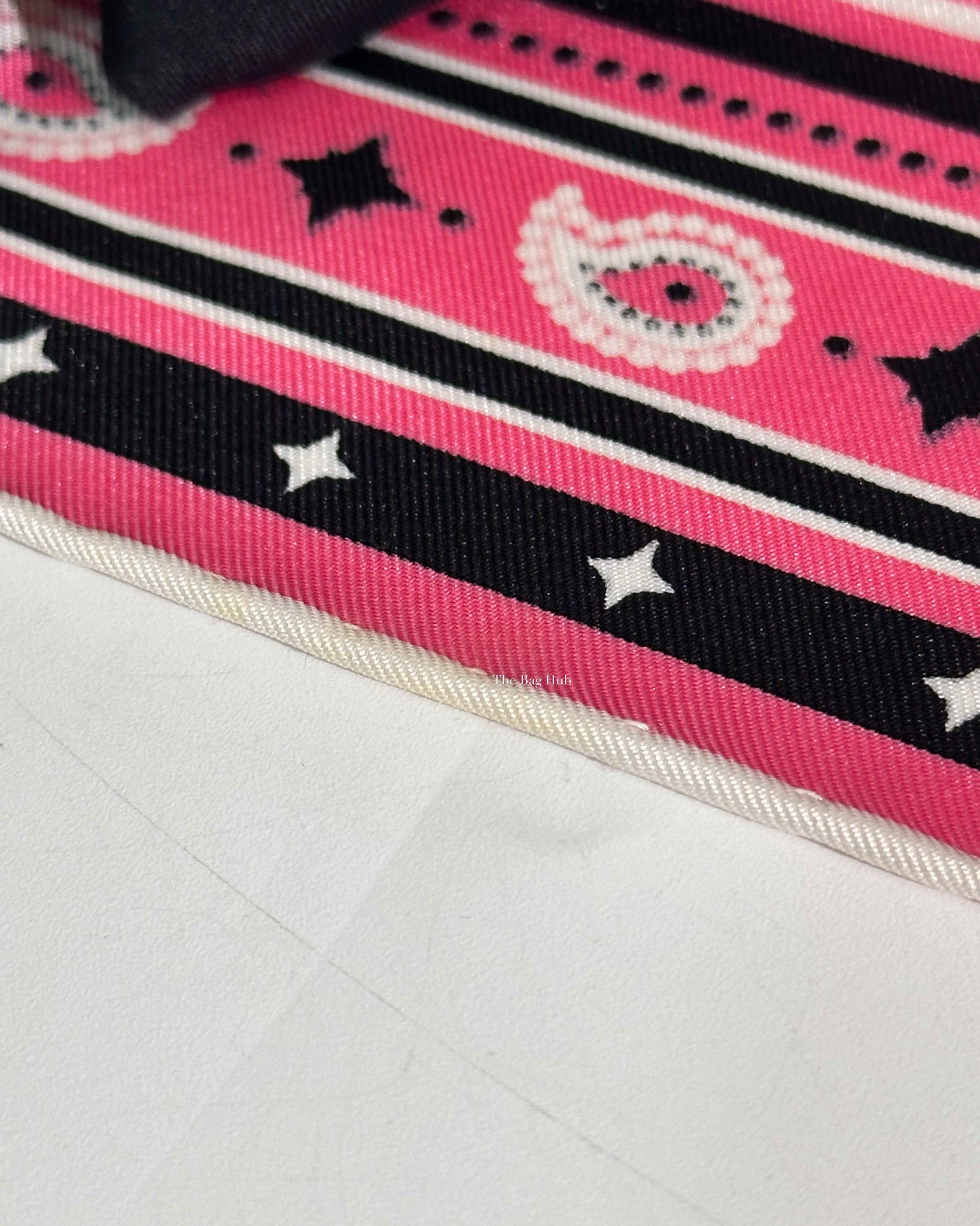 Hermes Pink Couvertures et Tenues de Jour Silk Scarf 55-11