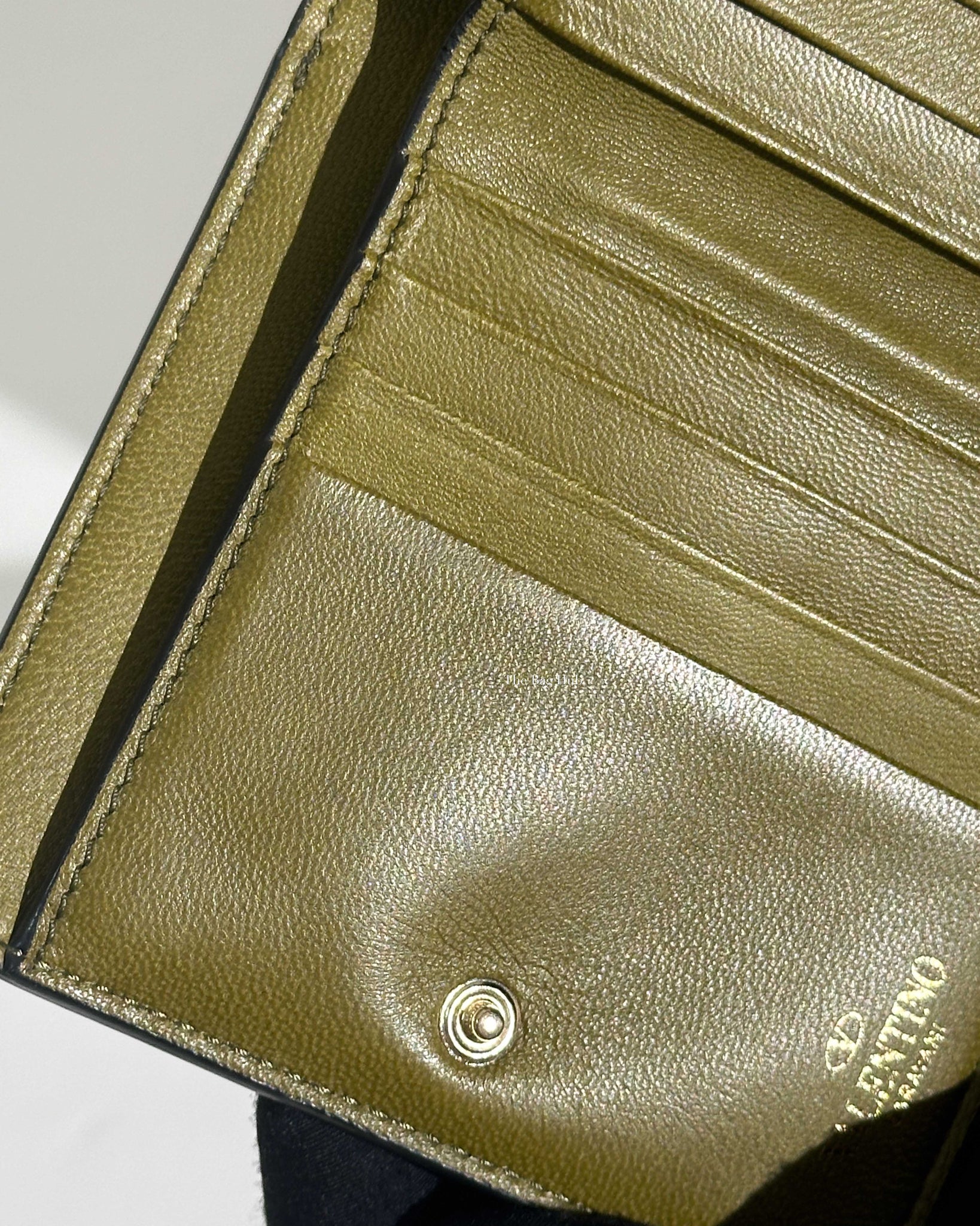 Valentino Garavani Green Leather Rockstud Spike Compack Wallet-20
