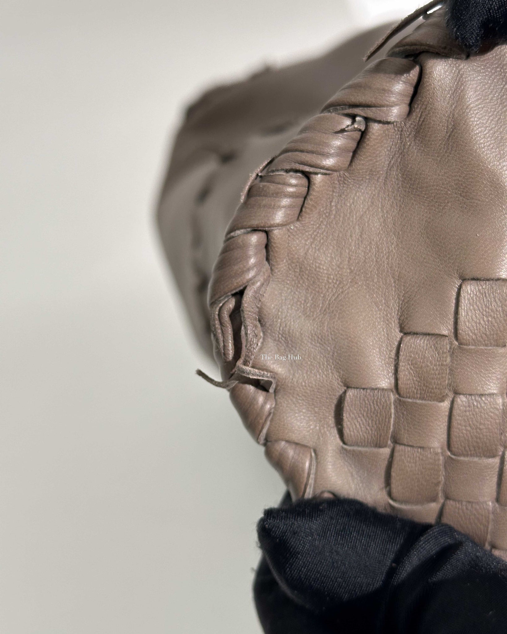Bottega Veneta Clay Leather Intrecciato Large Tote Bag-25