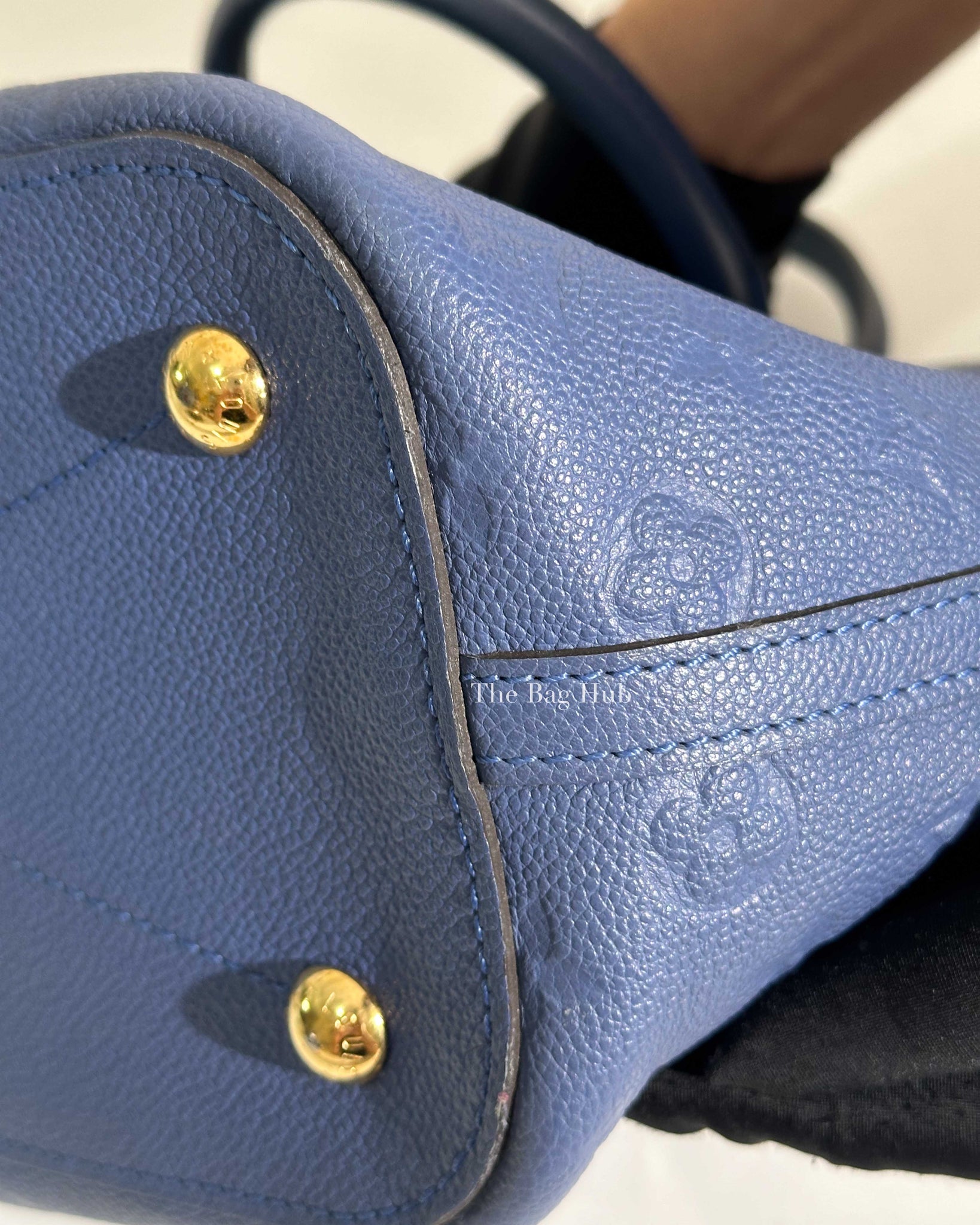 Louis Vuitton Blue Leather MM Mazarine Bag