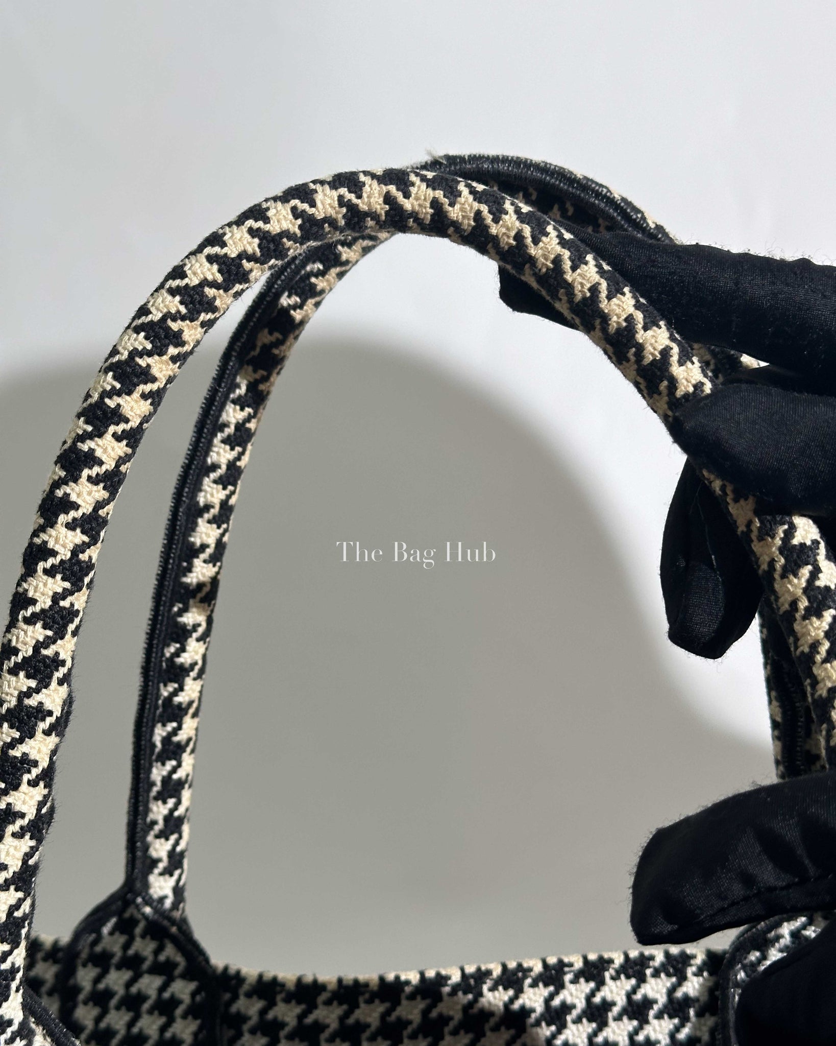 Dior White/Black Large Embroidery Book Tote-13