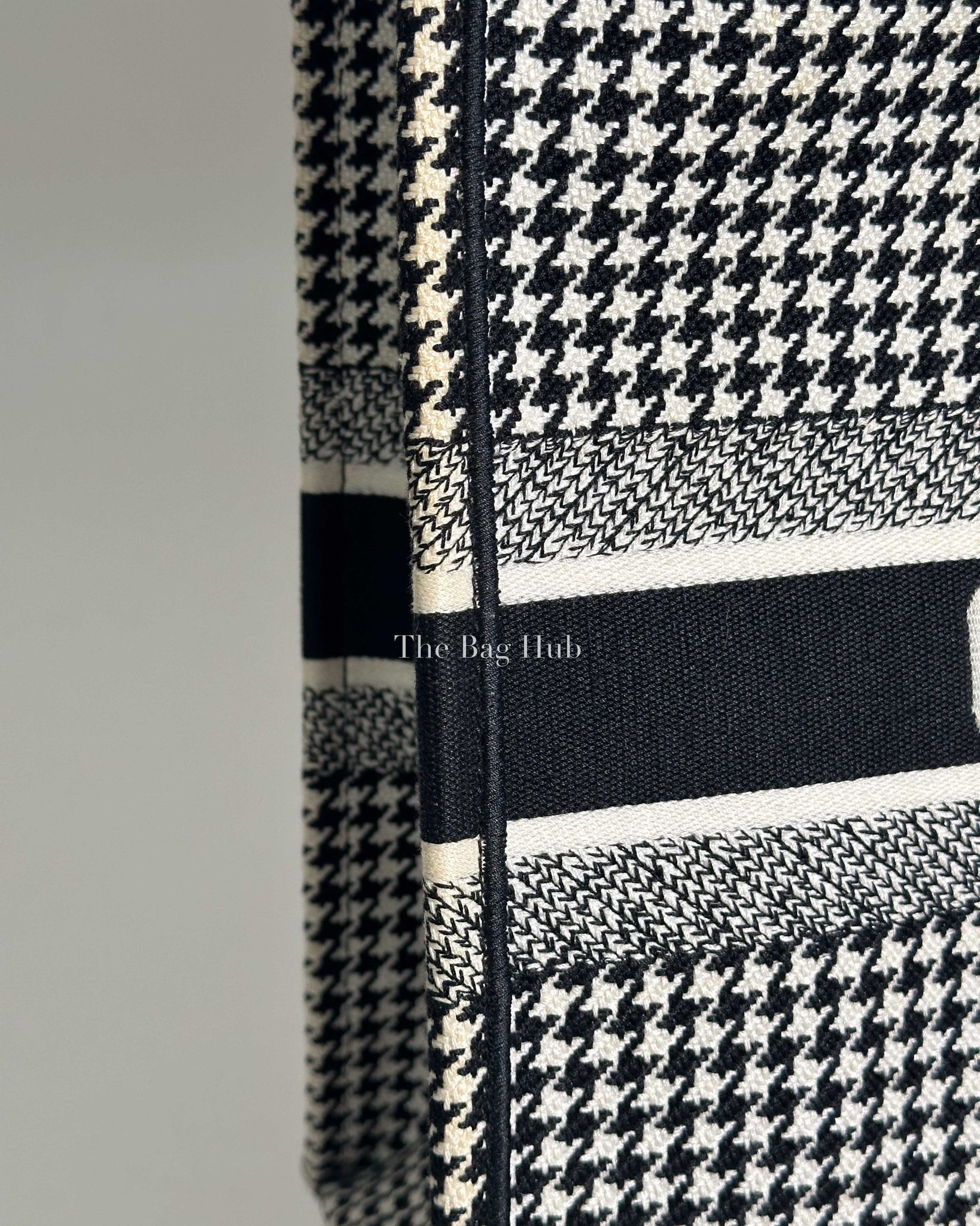 Dior White/Black Large Embroidery Book Tote-18