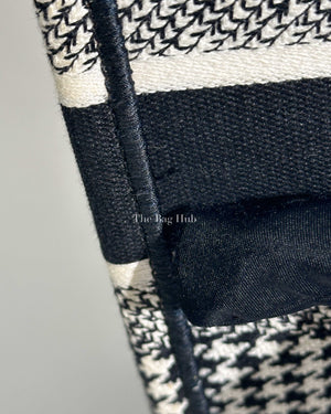 Dior White/Black Large Embroidery Book Tote-20