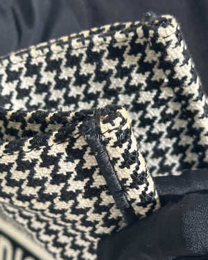 Dior White/Black Large Embroidery Book Tote-21