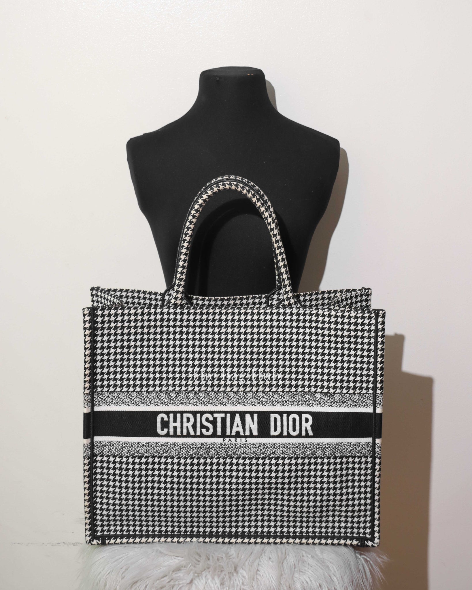 Dior White/Black Large Embroidery Book Tote-12