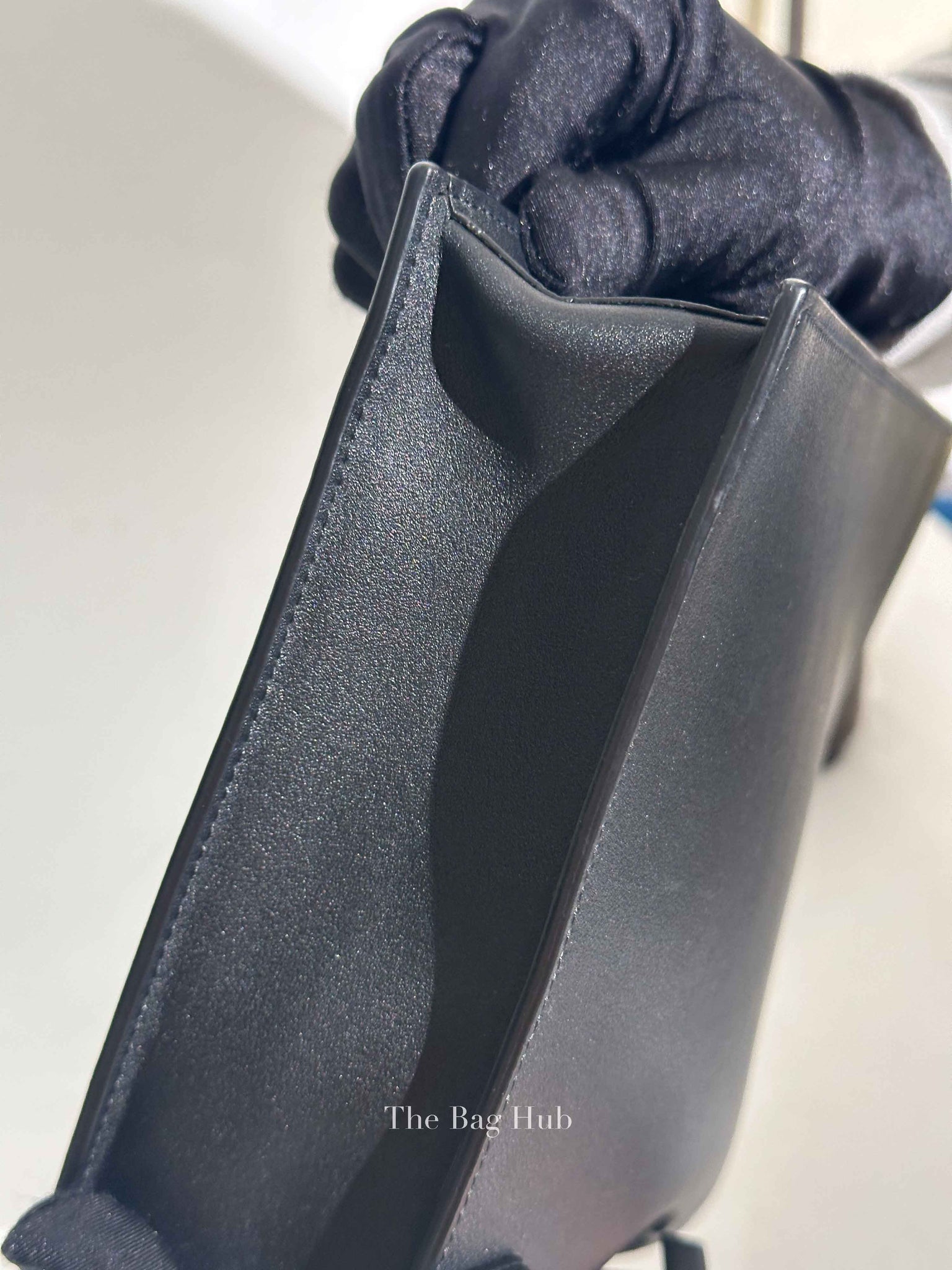 Valentino Black Leather Vlogo Signature Calfskin Pouch Bag