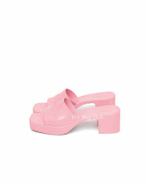 Gucci Pink Rubber Slide Sandals Size 39