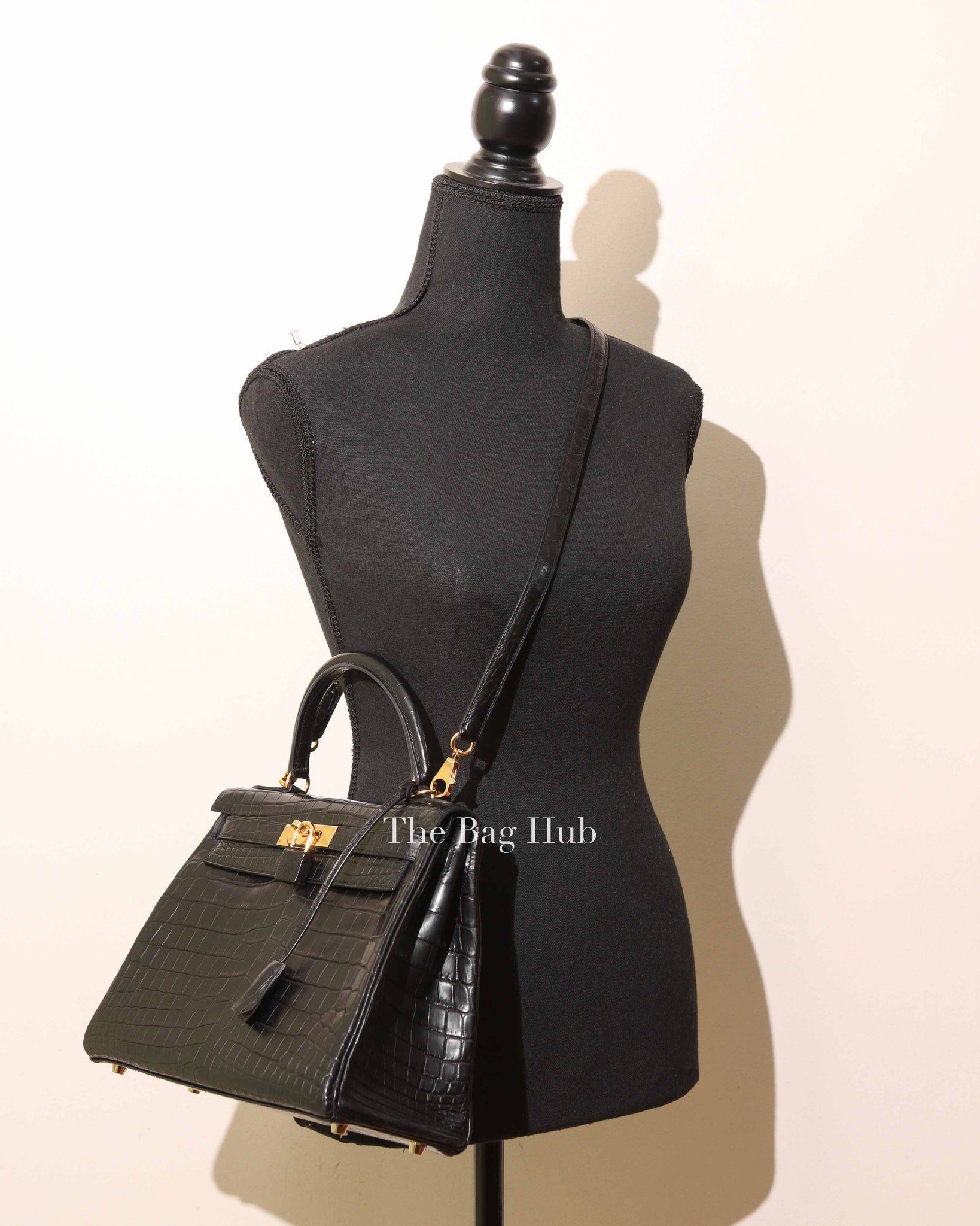 Hermes Noir Matte Niloticus Crocodile Kelly 28 Handbag GHW