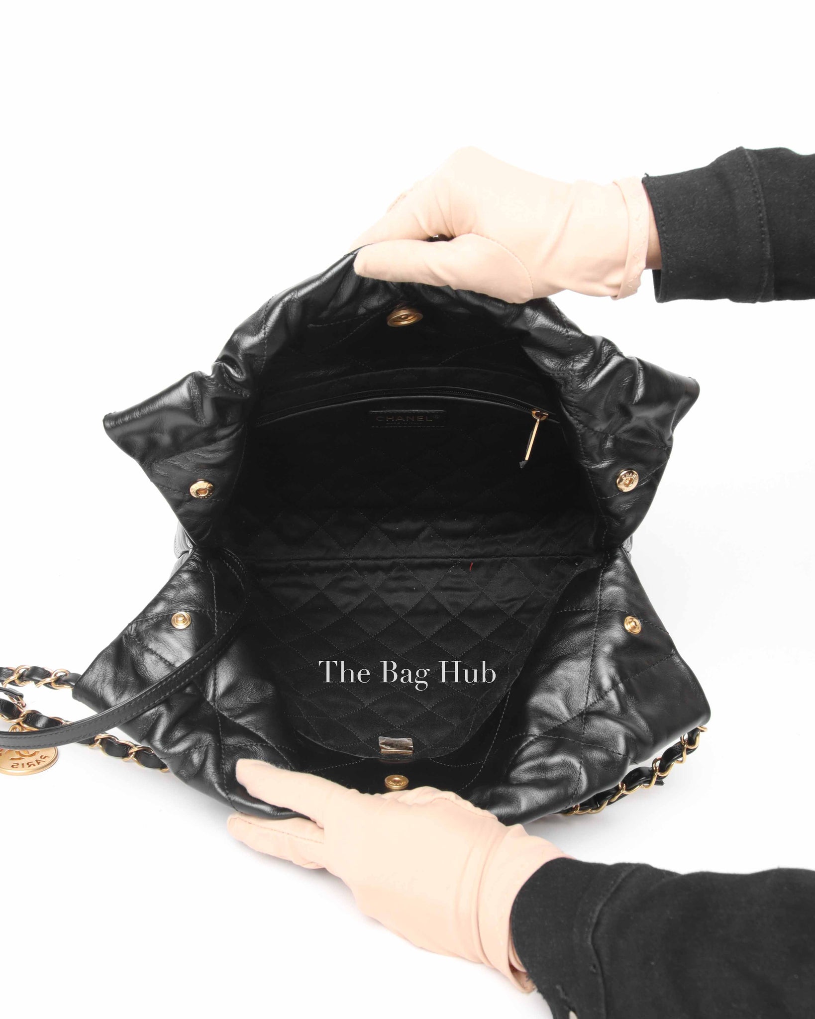 Chanel Black Shiny Calfskin 22 Small Handbag GHW