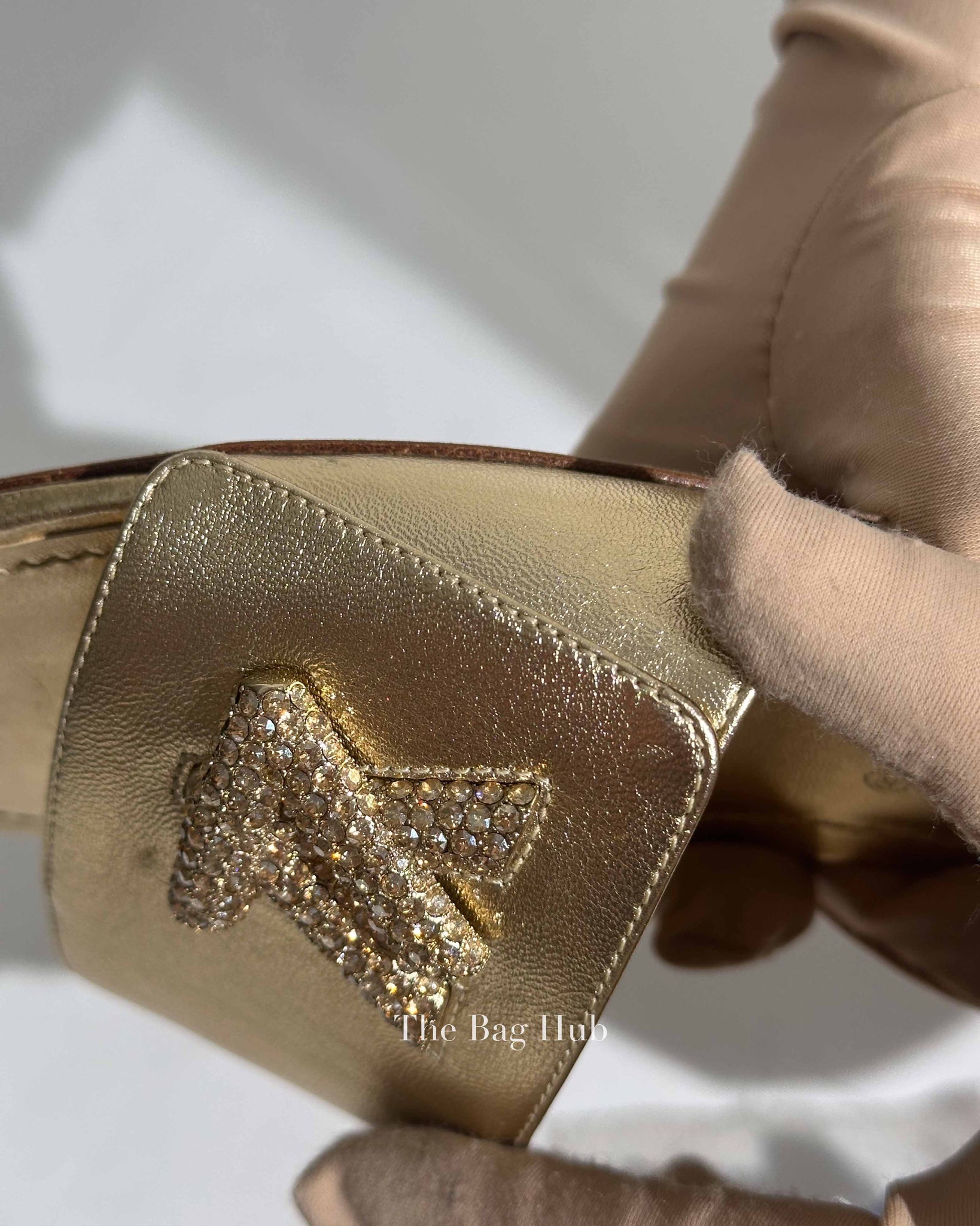 Louis Vuitton Gold Metallic Leather Twist Flat Mules Size 36