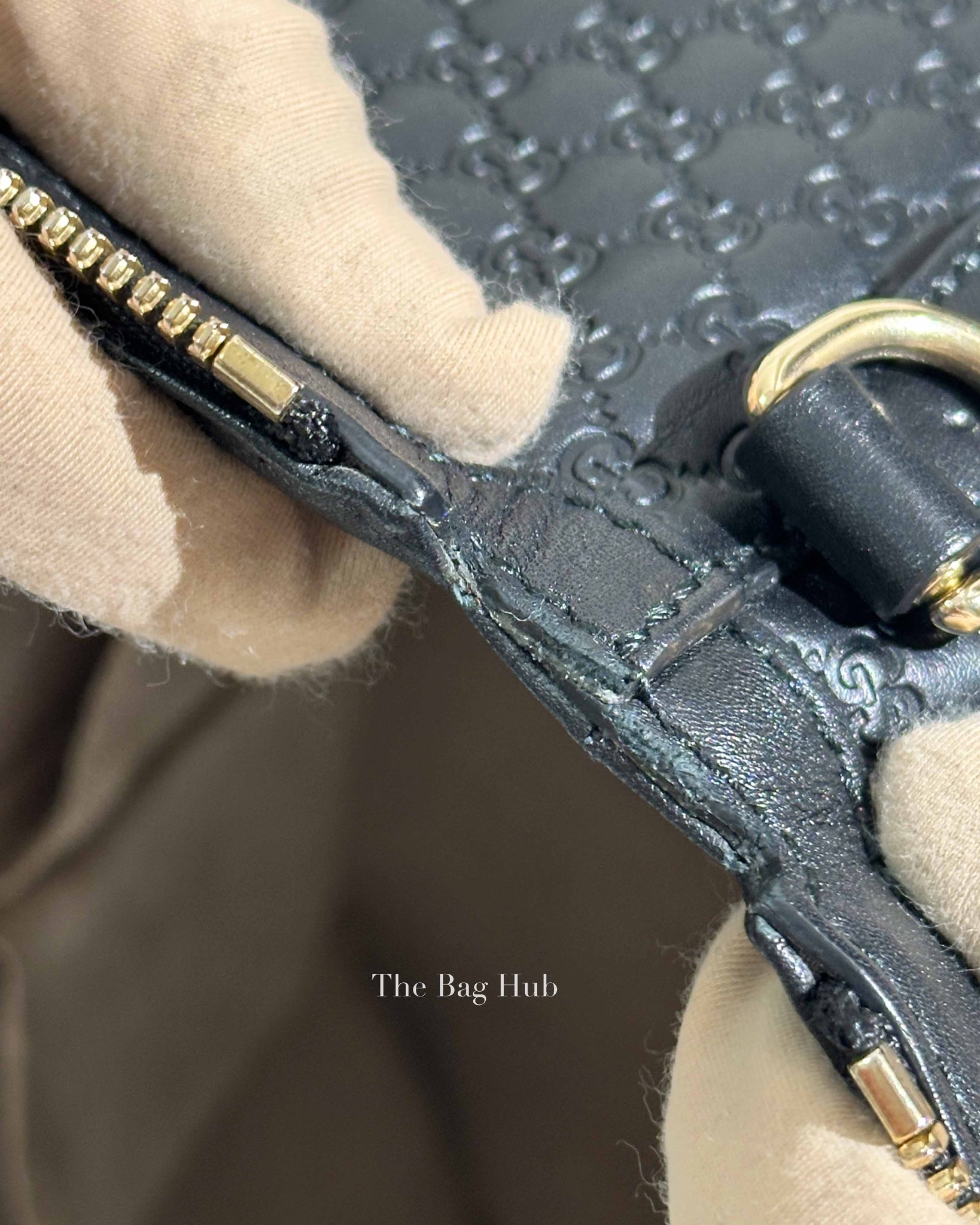 Gucci bag zipper store