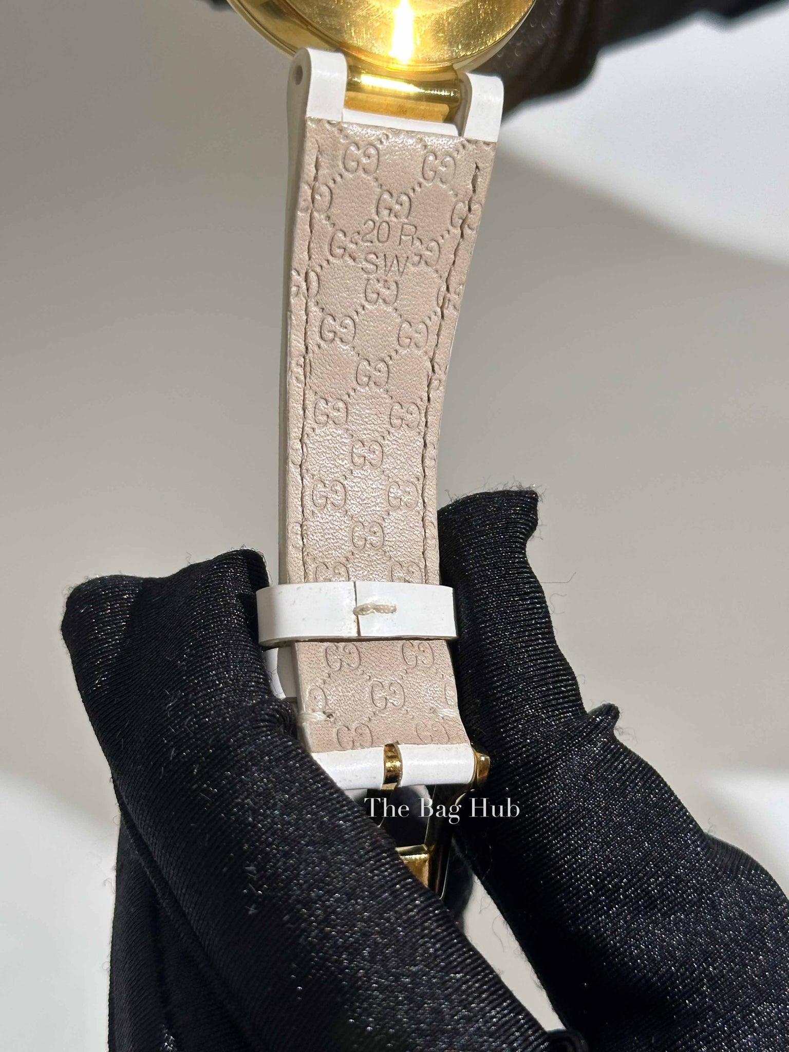 Gucci White/Brushed Gold GG Interlocking Watch For Women