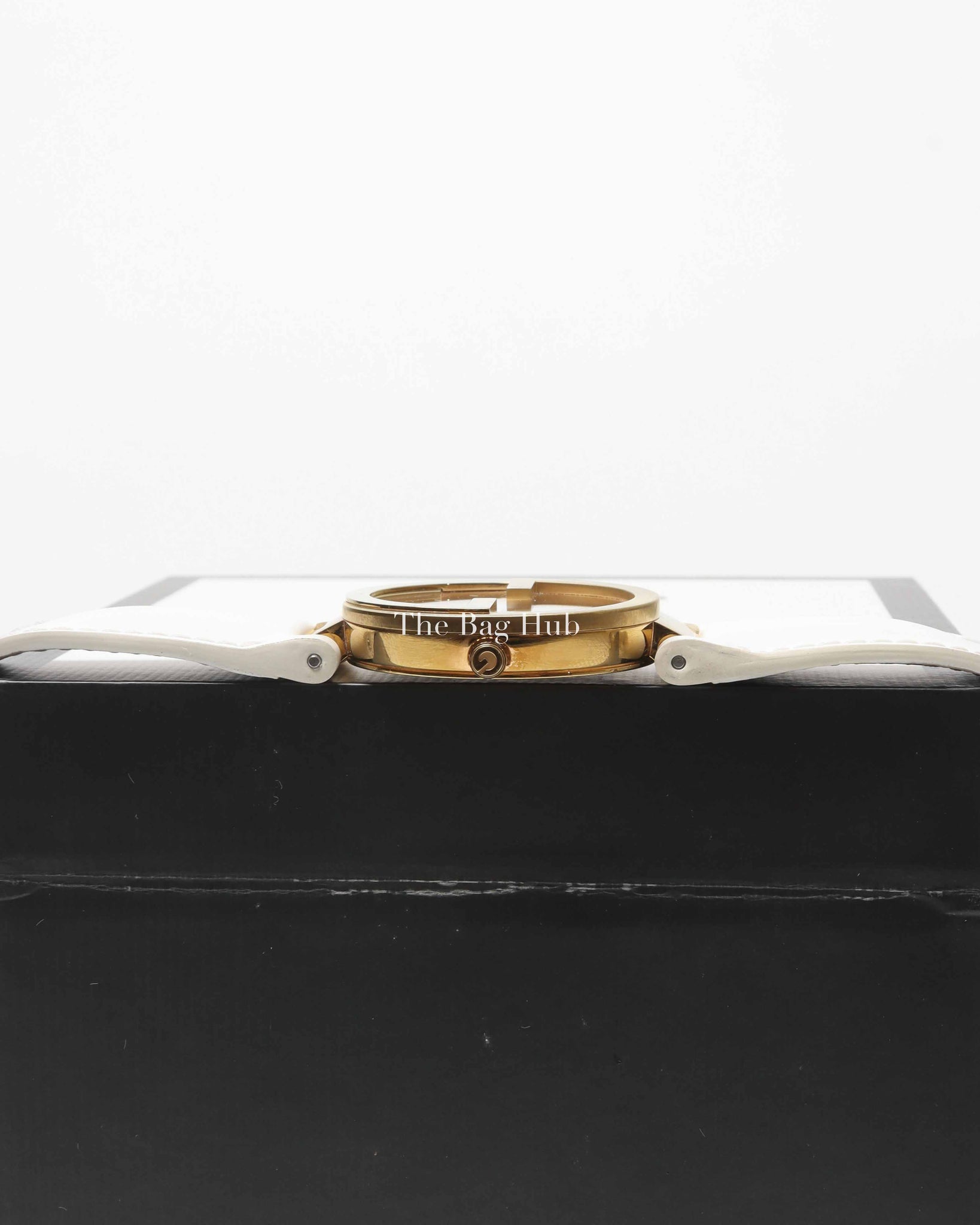 Gucci White/Brushed Gold GG Interlocking Watch For Women